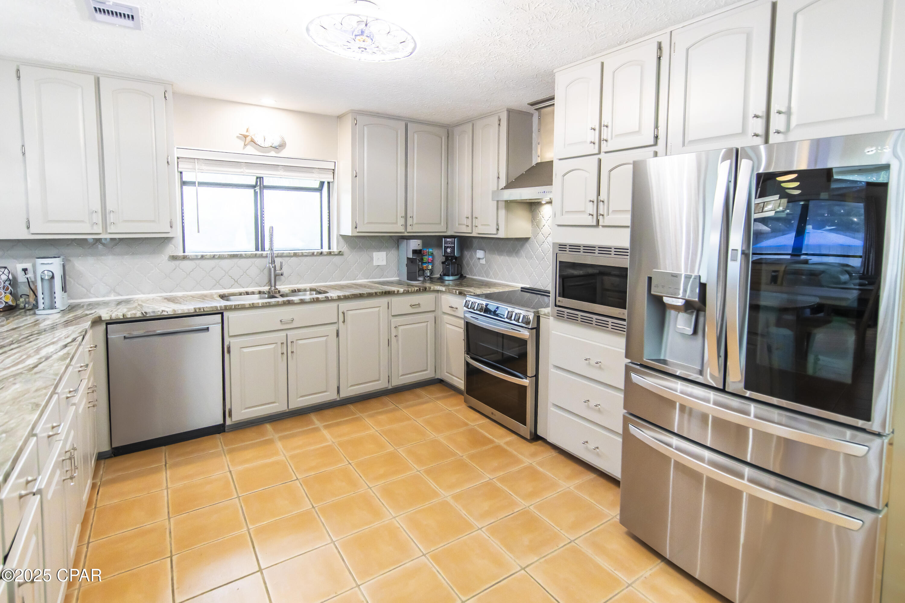 P1hqnejaf_x H1dyf_ 9jlg1vykitarrp4khyrmmh4o