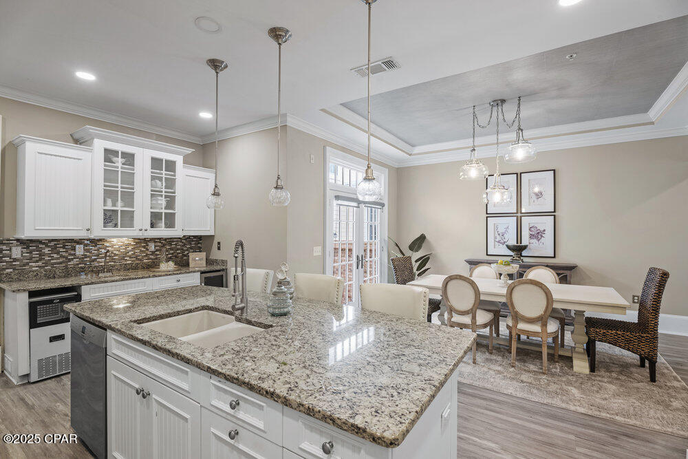 Raqiti1h1hdl_0sfhdcx0ehtgkrfxulcdlysq1u7_bw