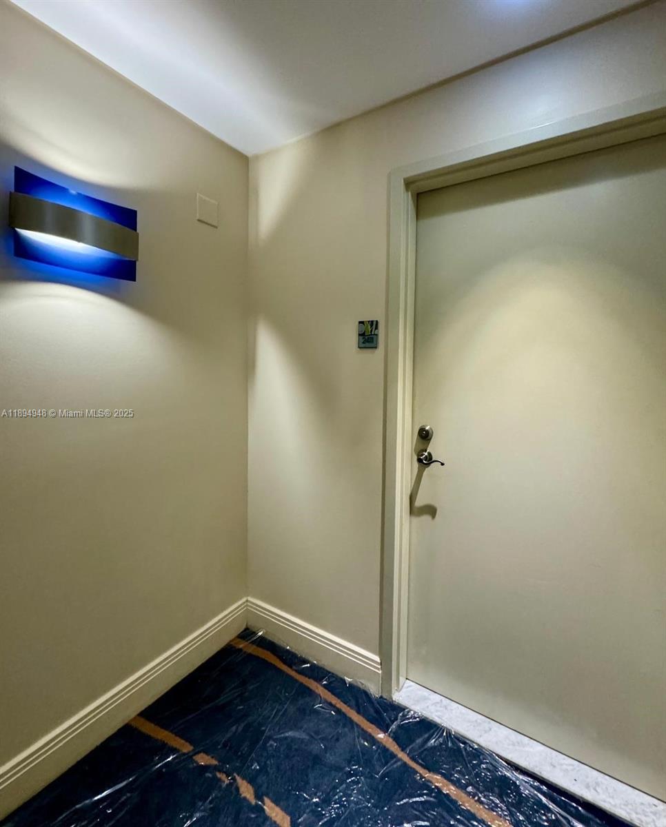 185 7th St Unit 2411, Miami, Florida 33130