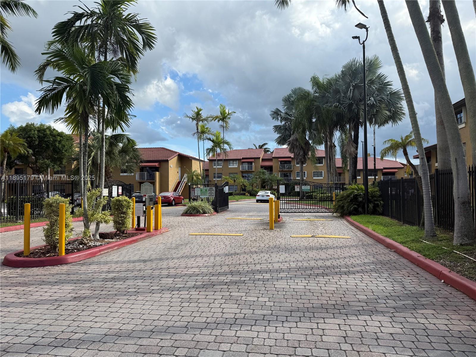 The Courts At Kendall Con