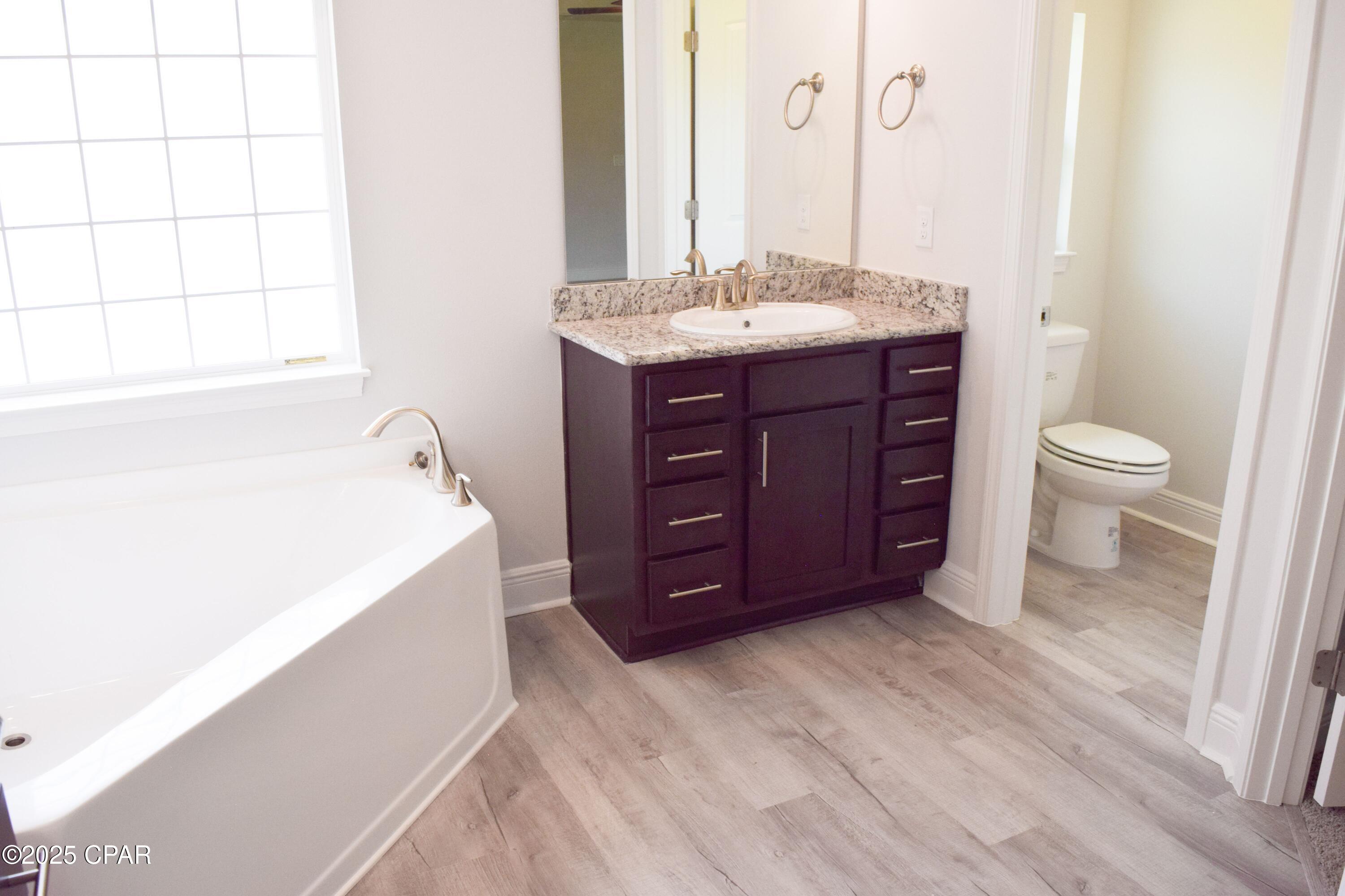 Image 10 For 9851 Summer Creek Drive