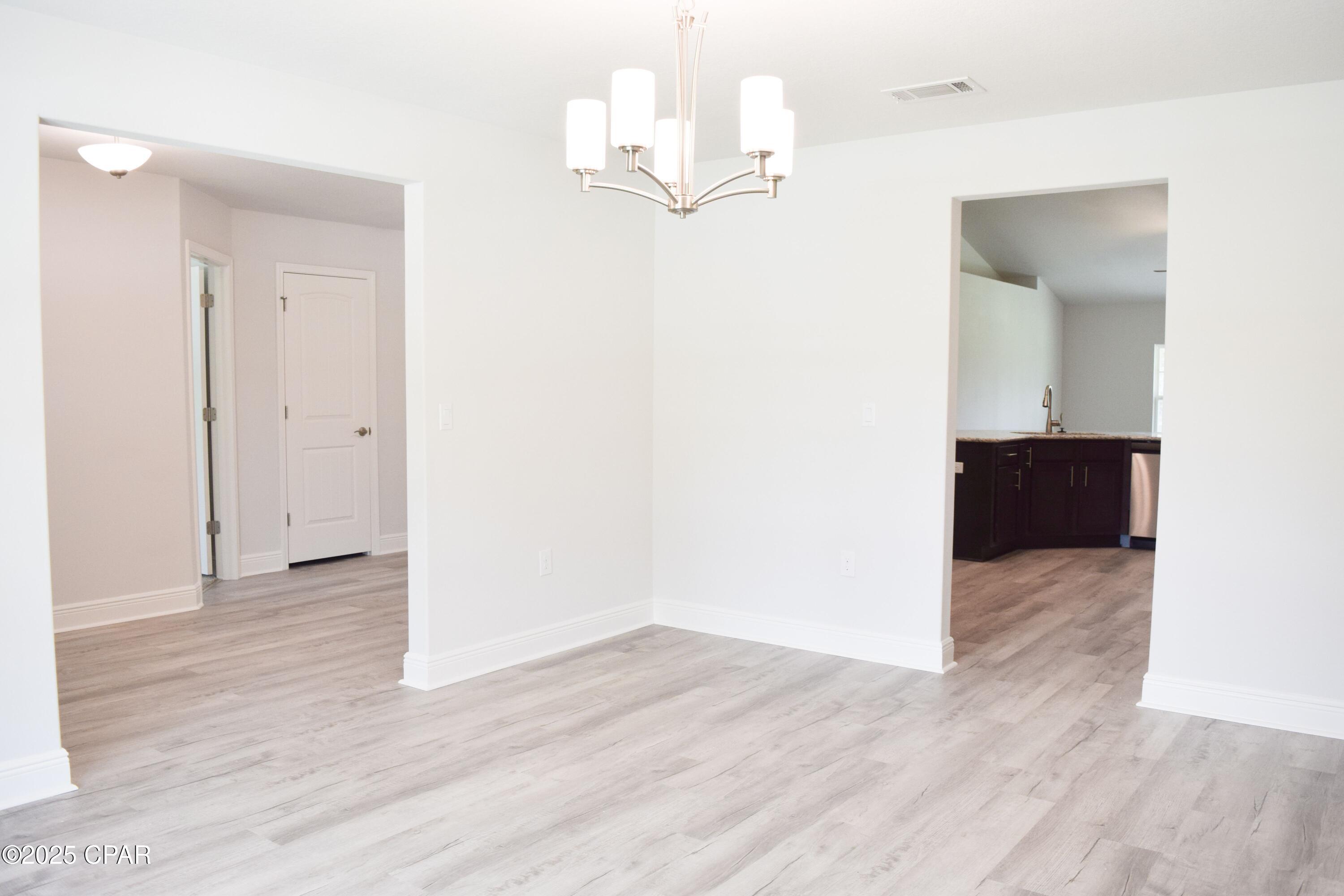 Image 7 For 9851 Summer Creek Drive