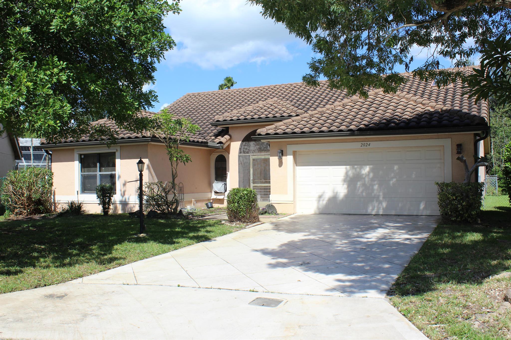 2024 White Coral Court