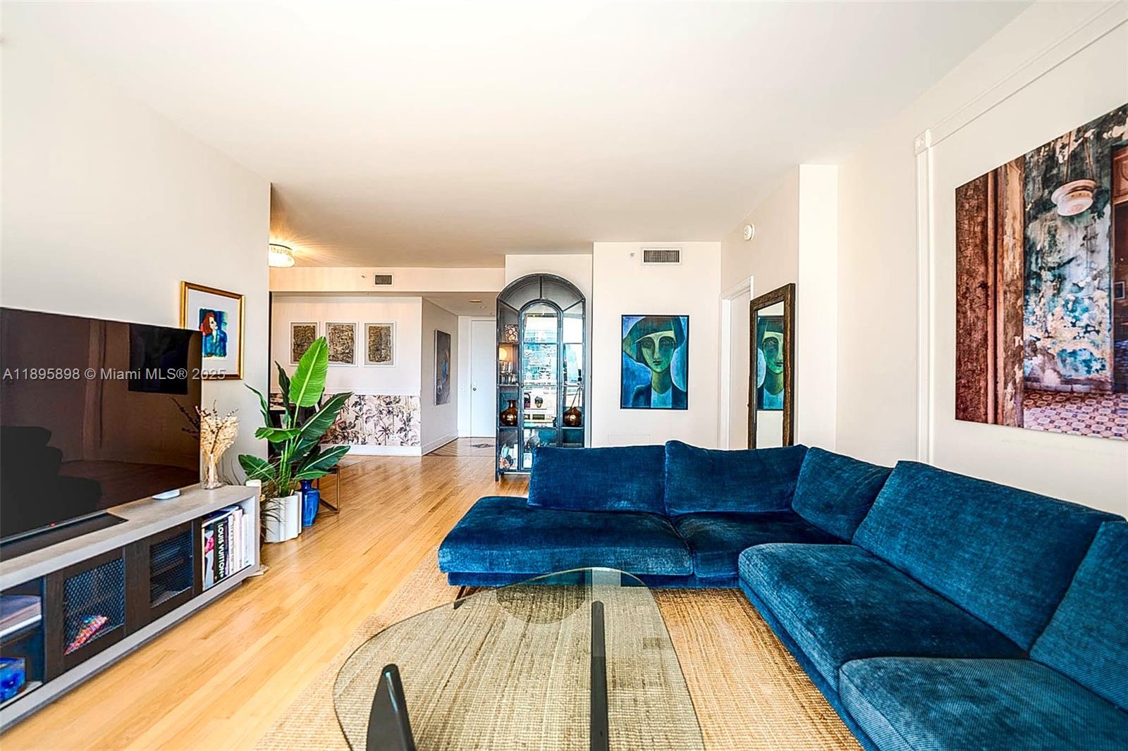 888 Brickell Key Dr Unit 903, Miami, Florida 33131