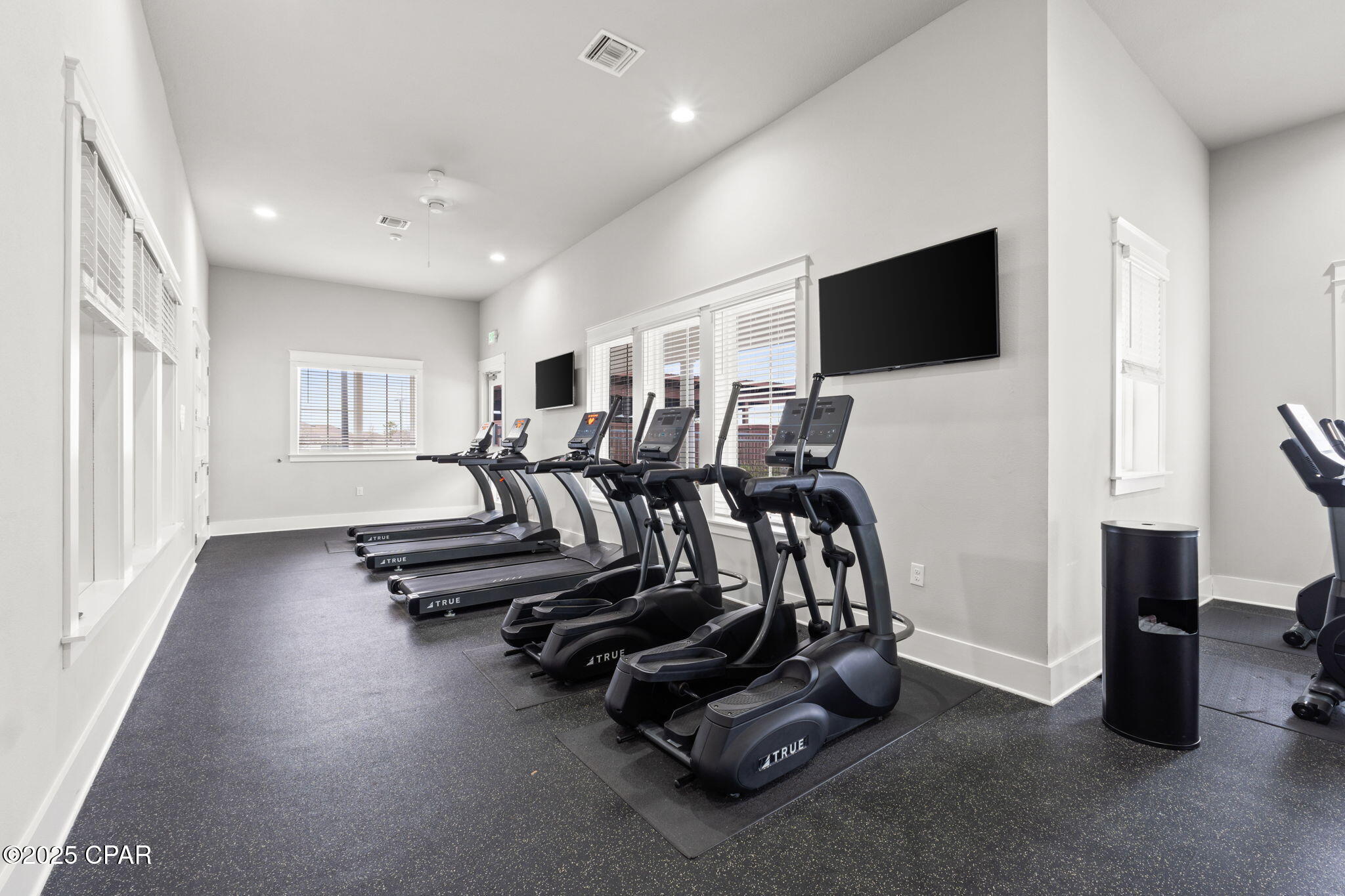 Eh6udzv61gxiculszhgt0hbuwvblgqqwls2wjmxcmcq