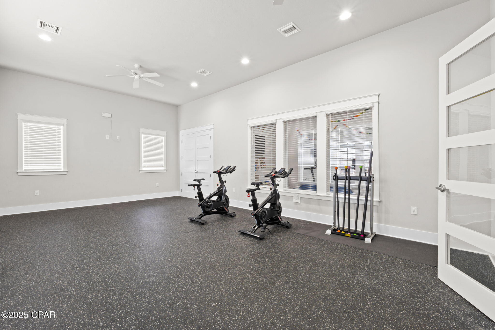 Cl2xs Eoku337wony7nsiaztf4h0o2tgrwdyit6vqb0