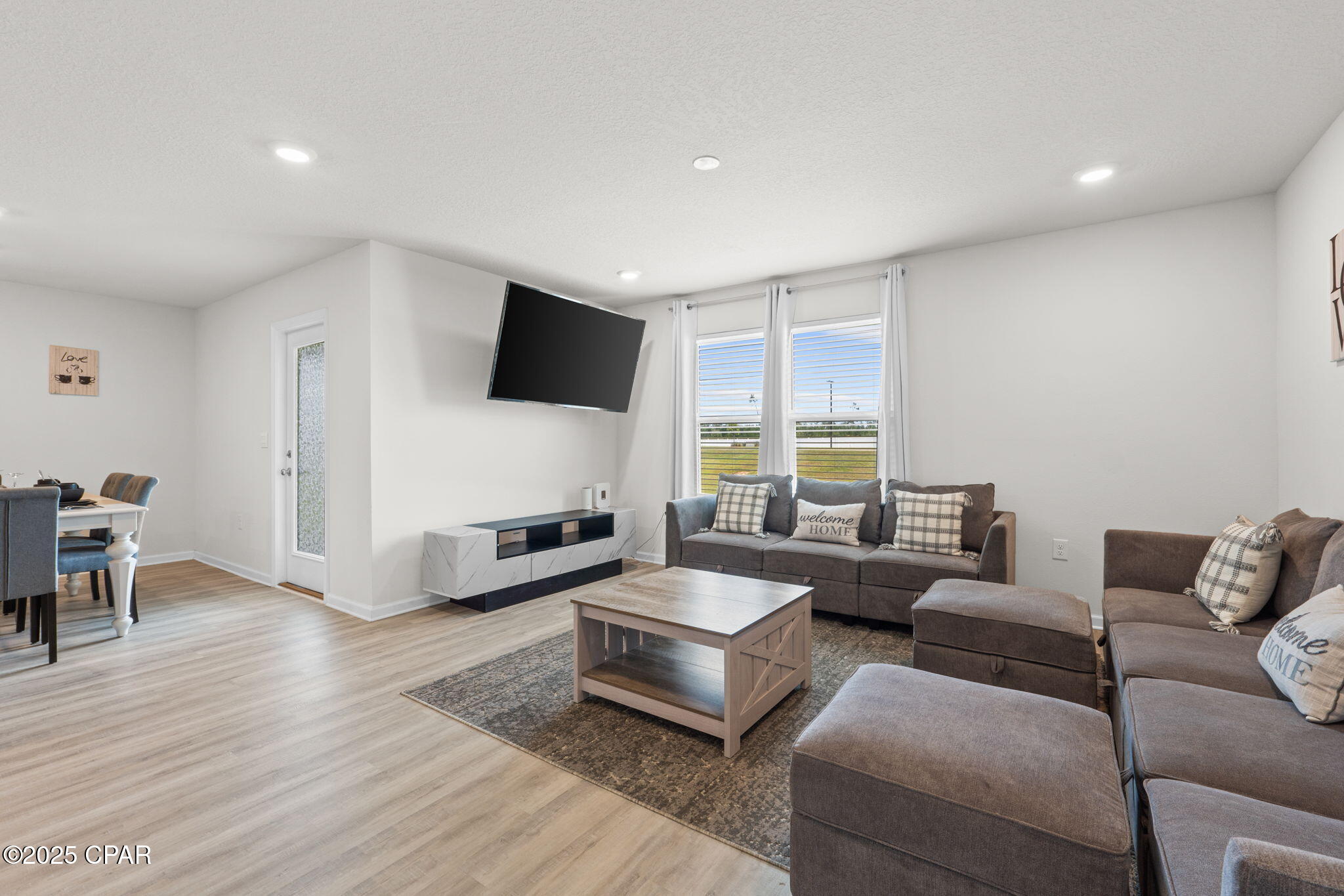 Ugyexbev D8ivwl65k_gahf0zvogbq_6l_pm34pgyk8