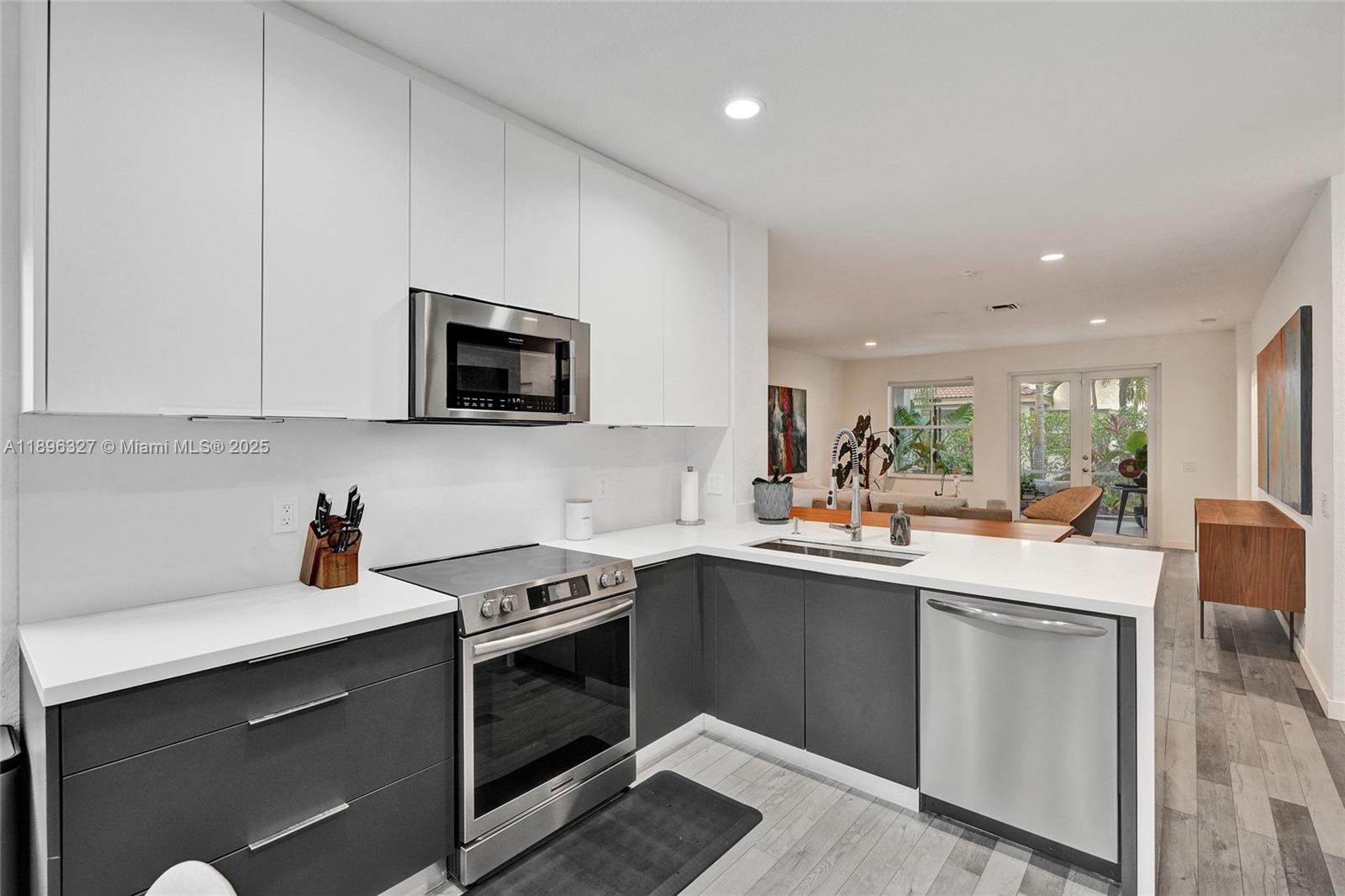 Property photo # 6