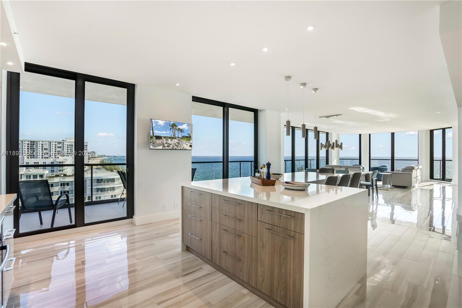 listing main picture