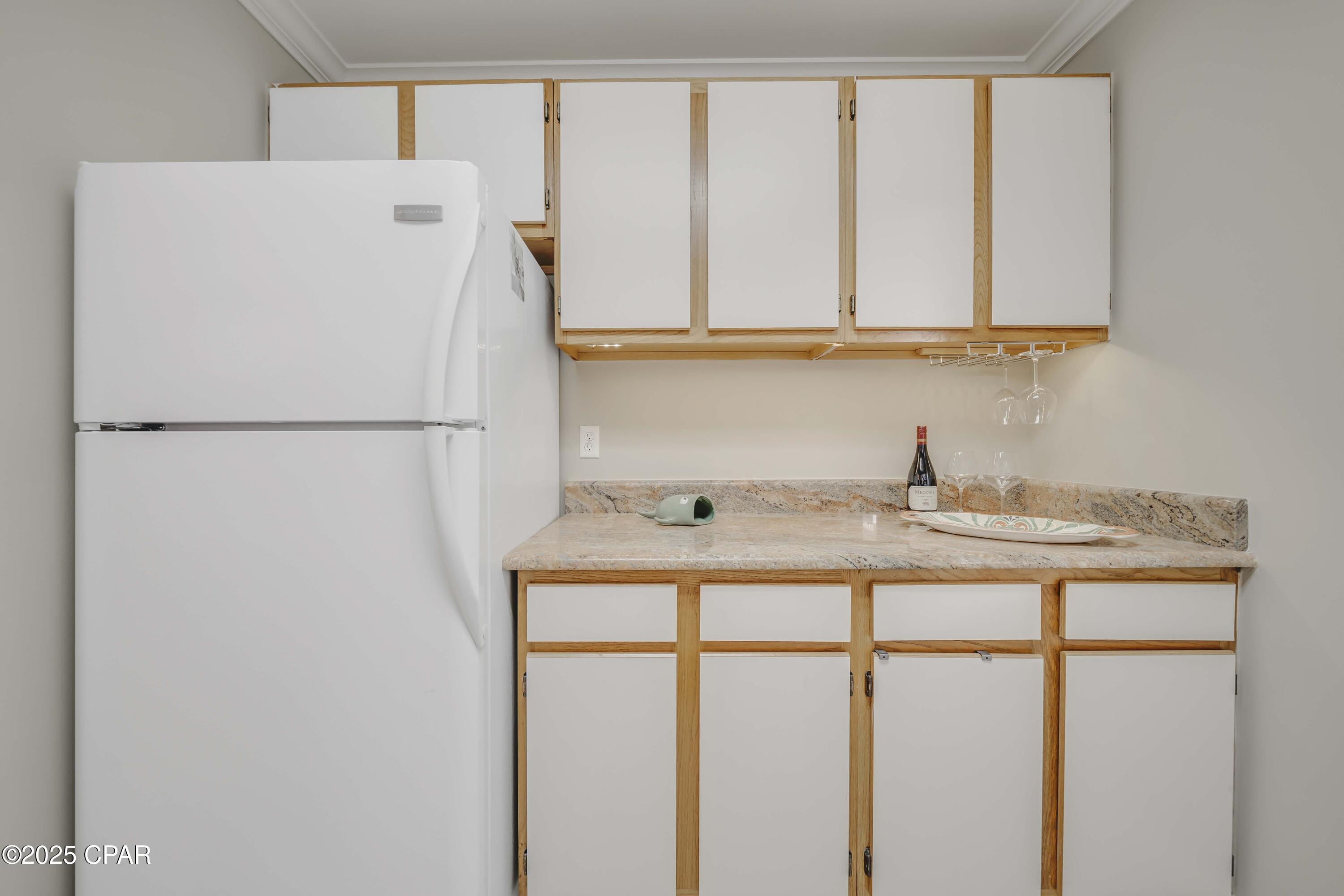 Aqjhkkazcrrzwuhi2iqm_wit4k9tiu_cd1khcresbhc