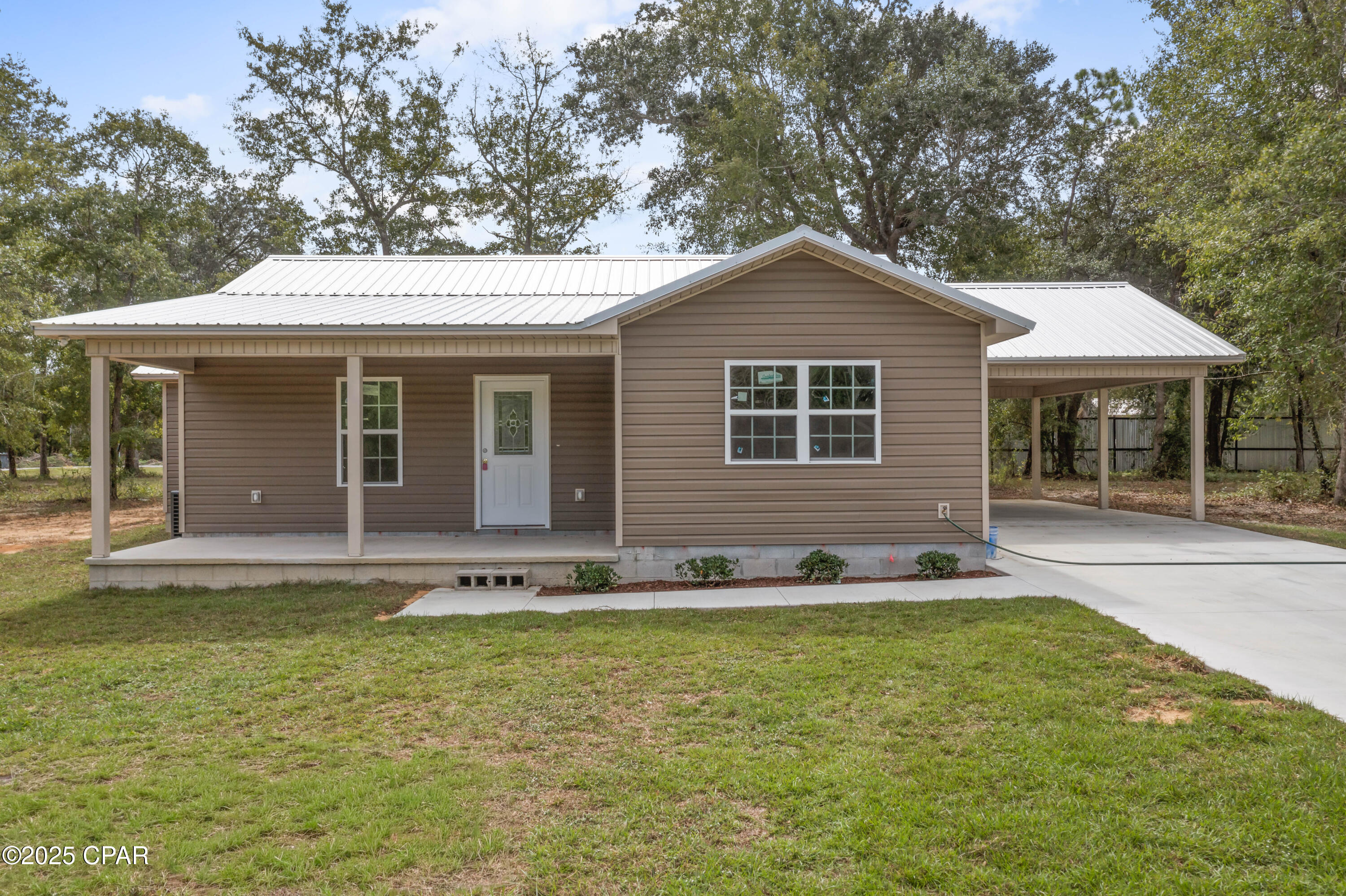 Details for 6667 Grande Oak Loop, Grand Ridge, FL 32442