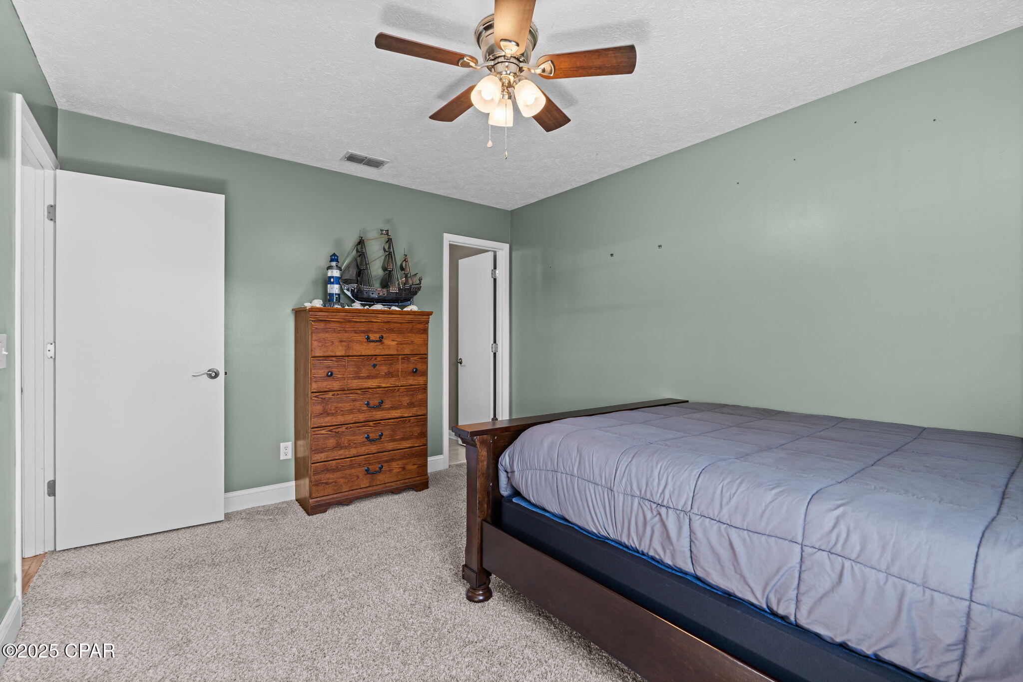 A Huwbttb1ofuxoagfequ7_ukti28bo50fe9tysyp0u