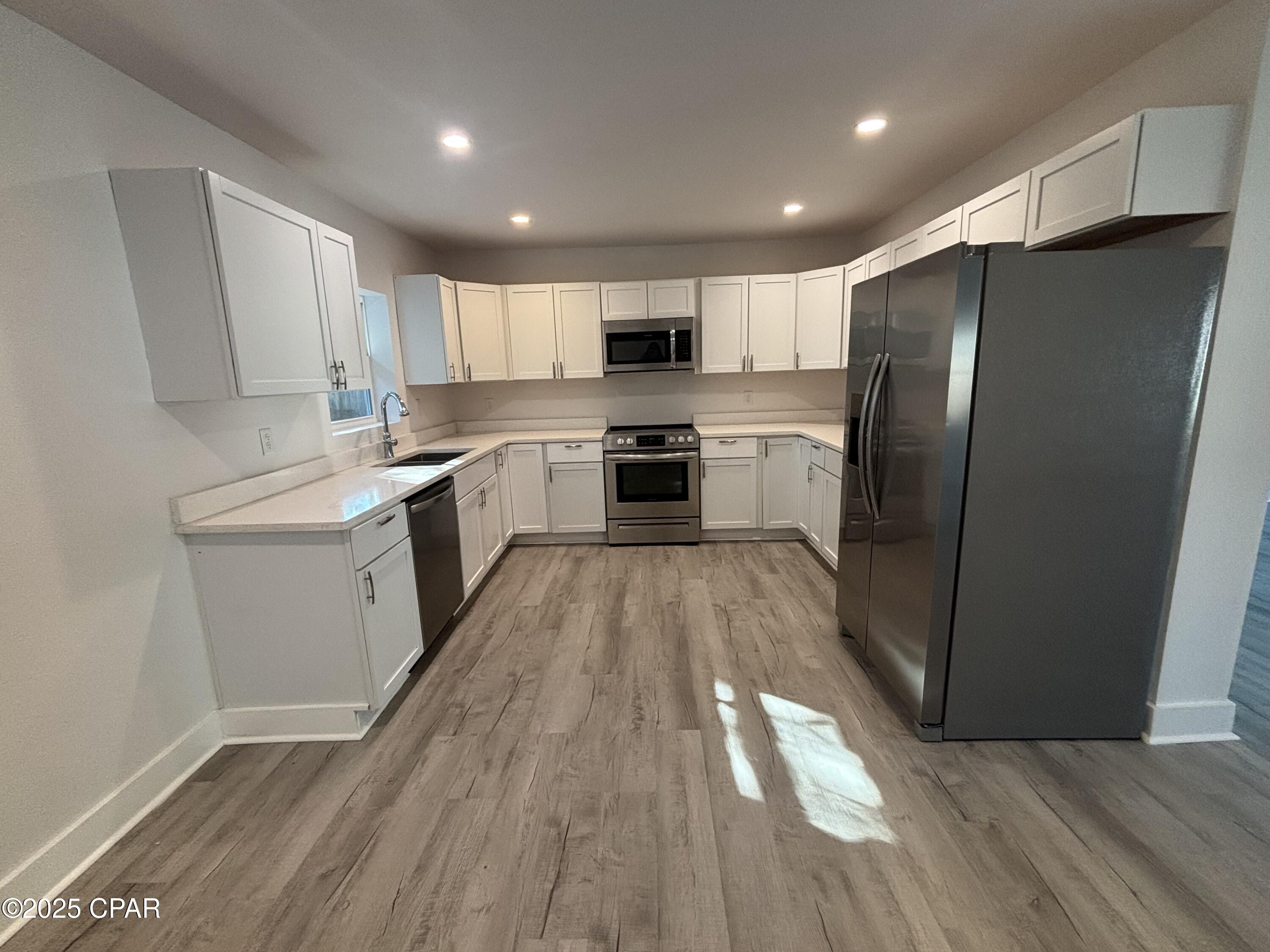 Lq_f4by I0ypszz7xycccu3jsilc6nwq Vlf6gemp3e