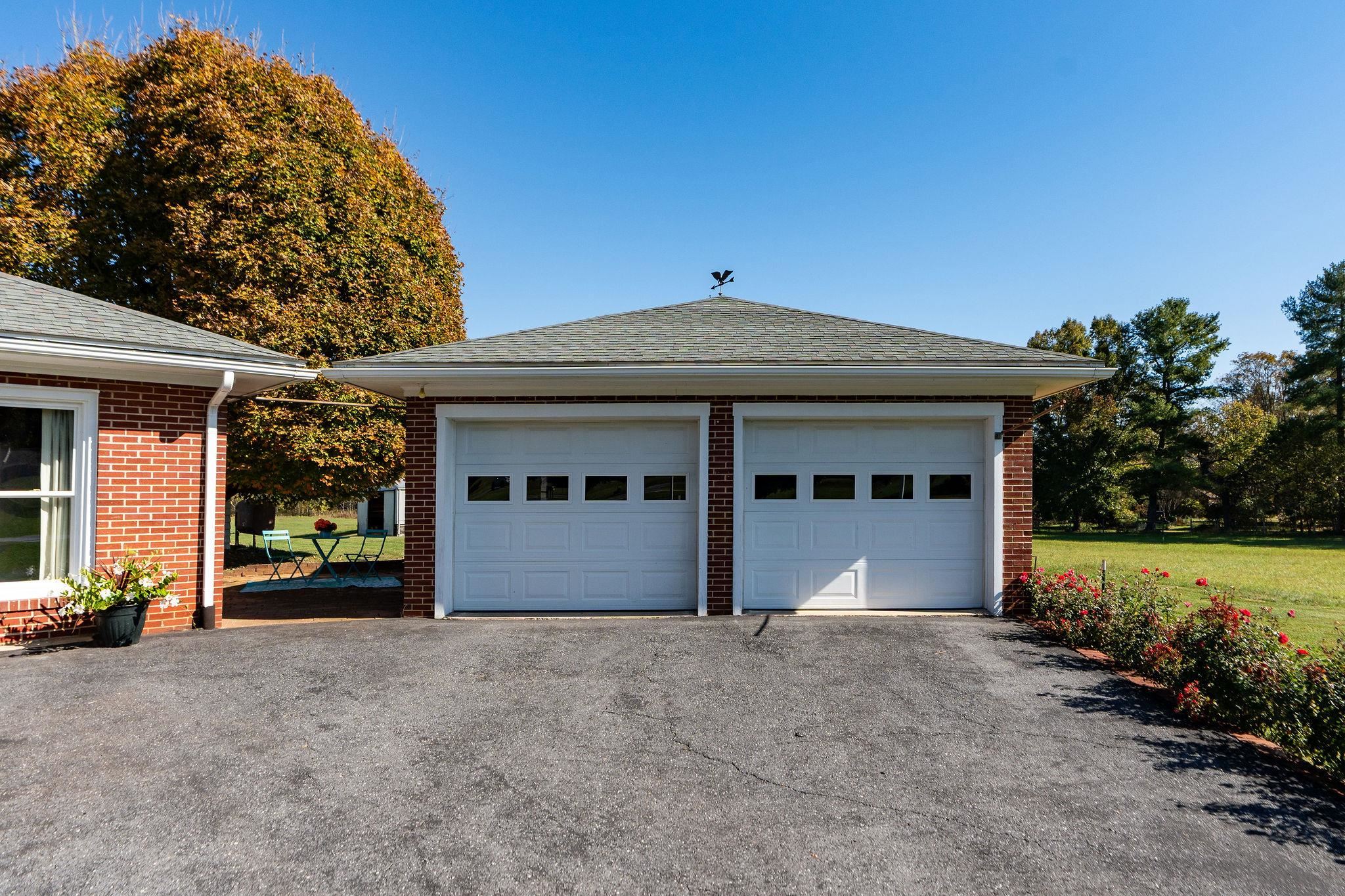 3219 Churchville Ave