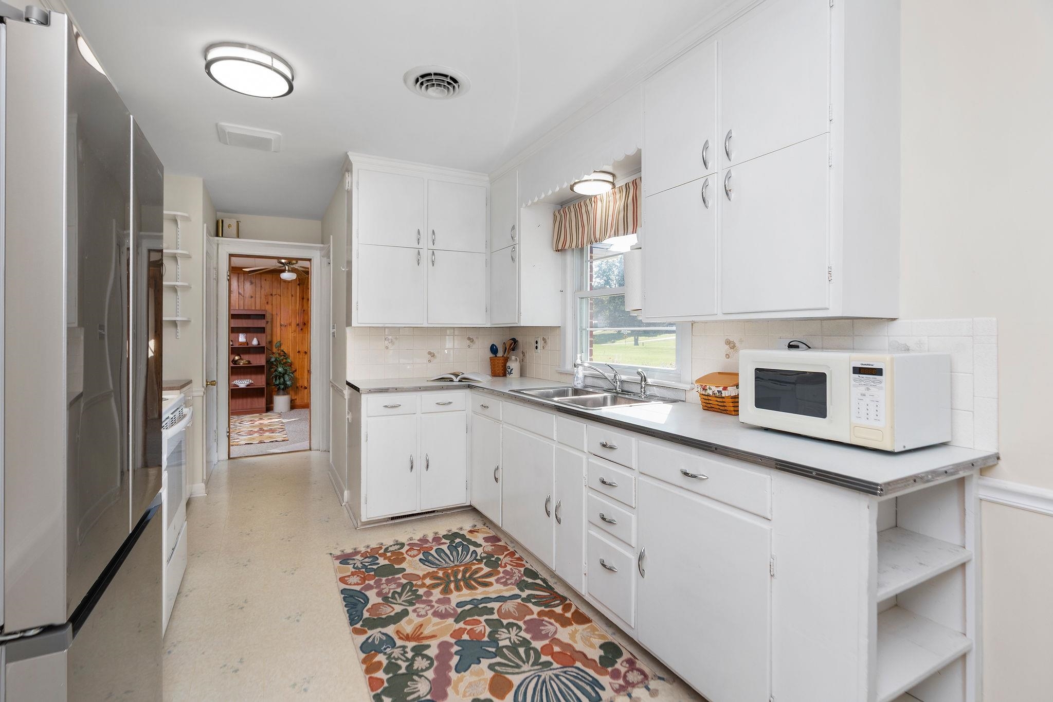 3219 Churchville Ave