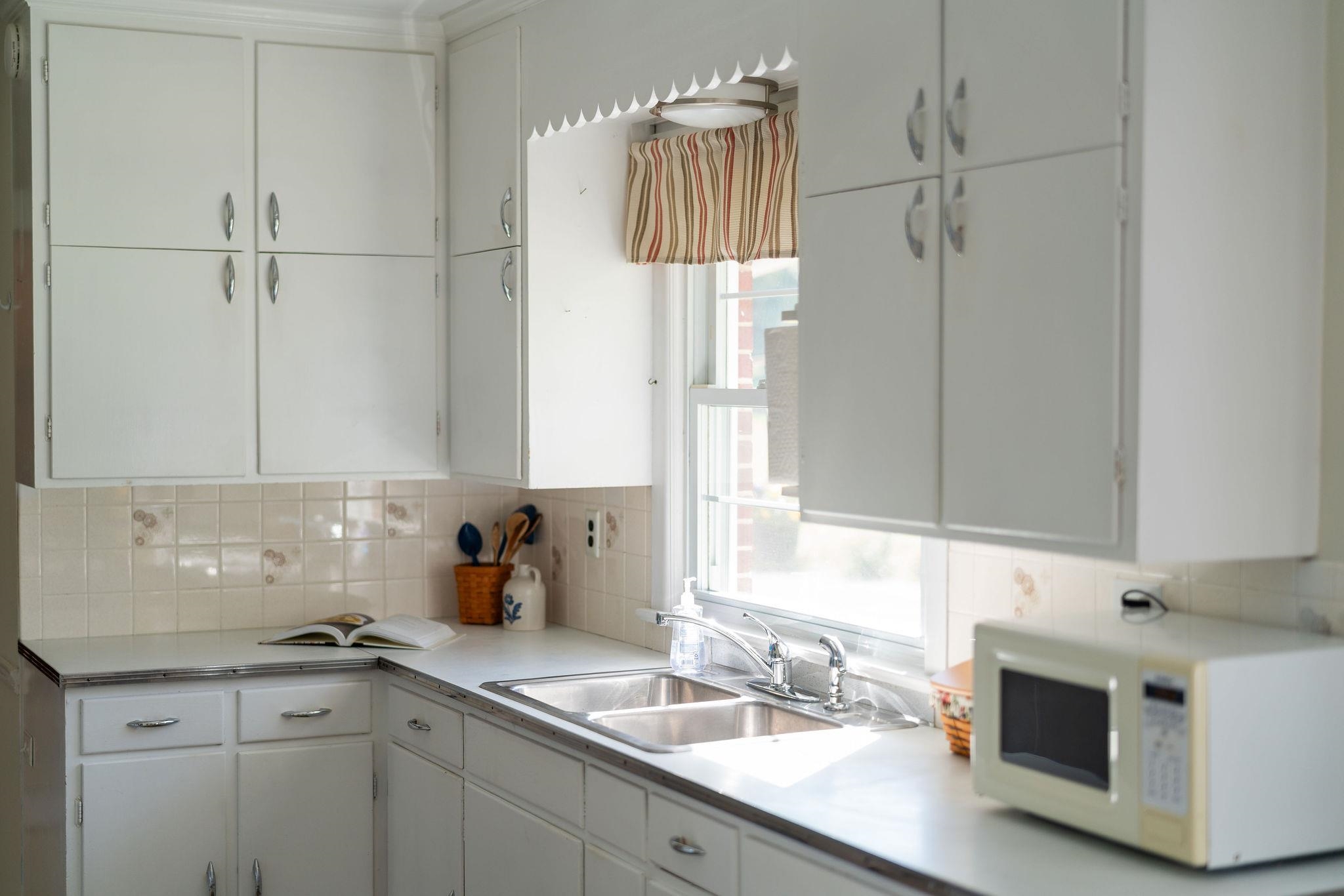 3219 Churchville Ave