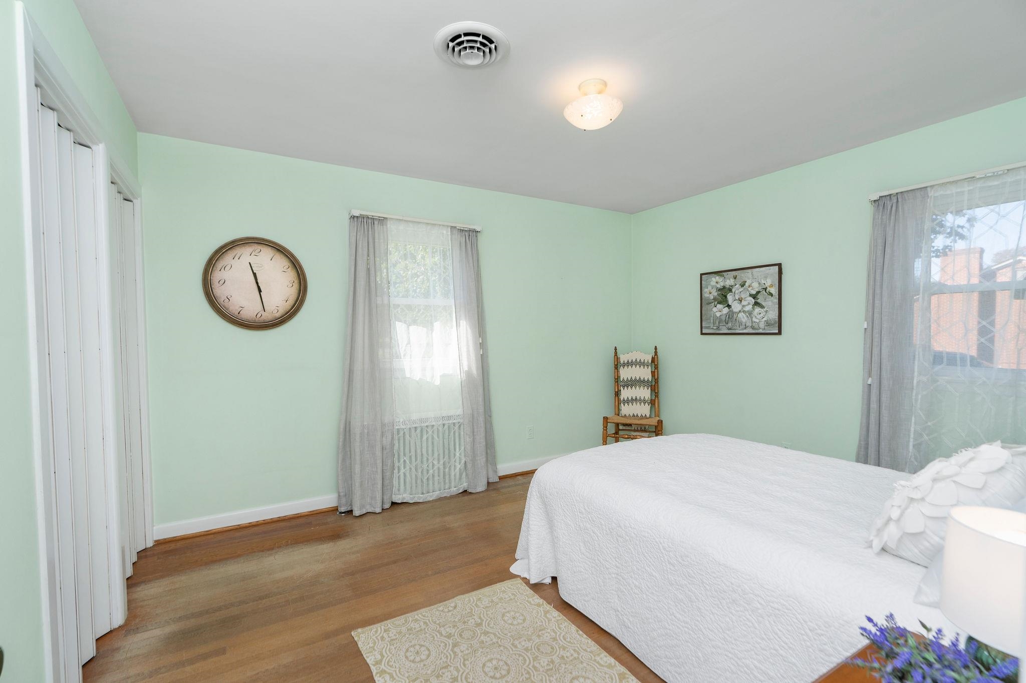 3219 Churchville Ave