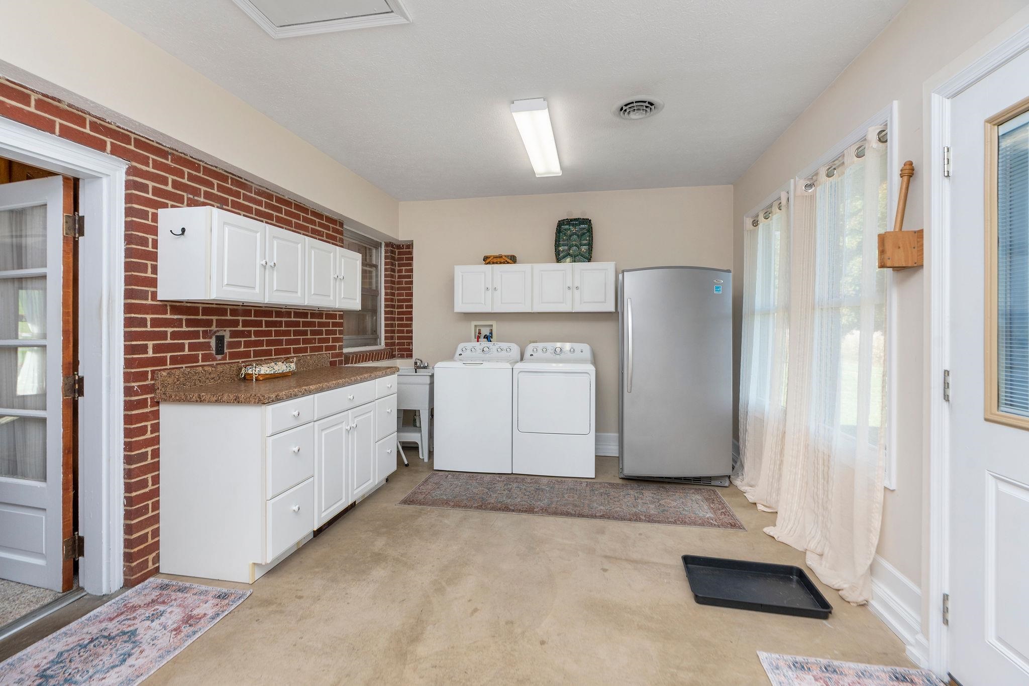 3219 Churchville Ave