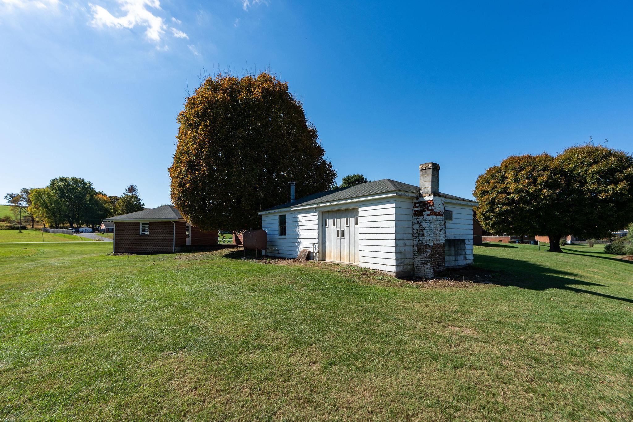 3219 Churchville Ave