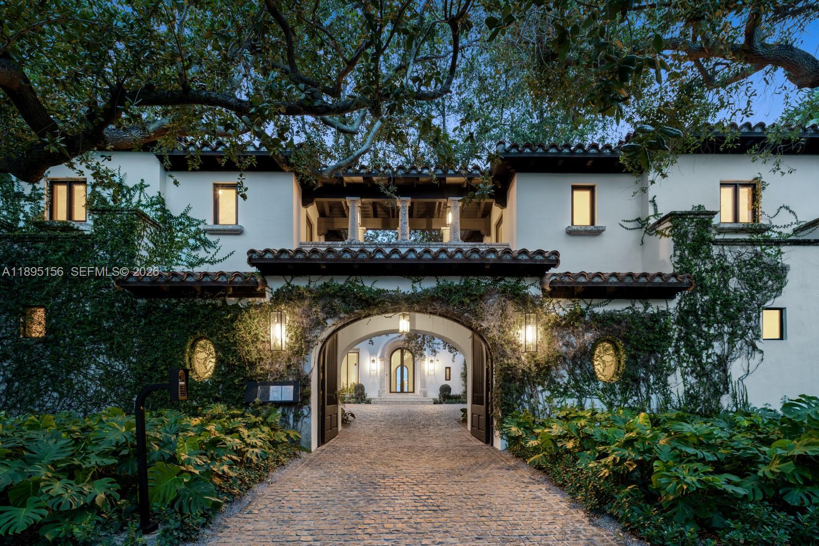 5300 Bay Rd, Miami Beach, Florida 33140