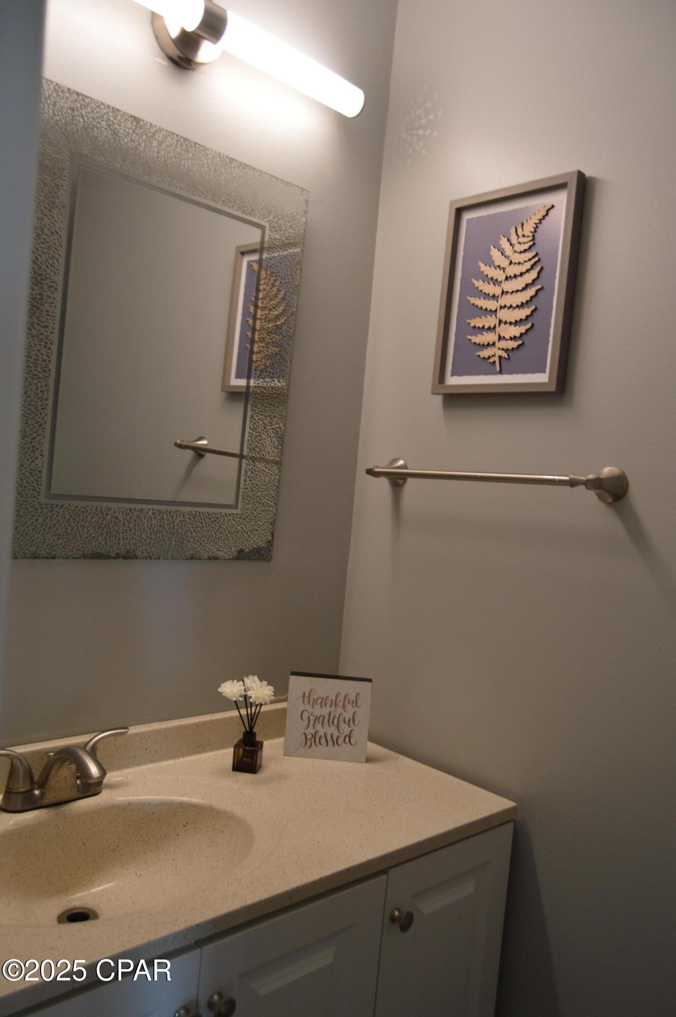 Sahqfbhy_vo0r8whn J_1aileb9hduo7qbw_ Hzbm1m