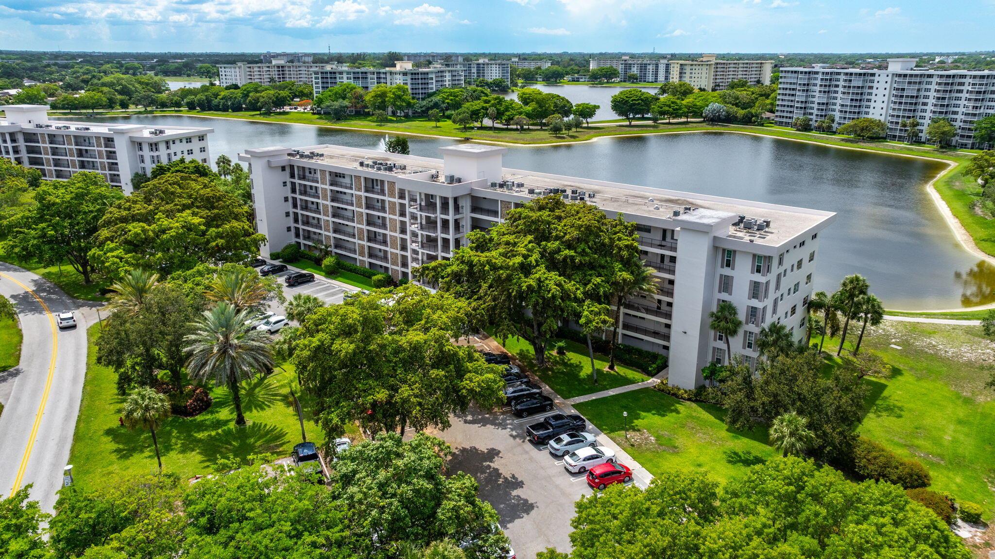 No 6 Palm-Aire Country CL