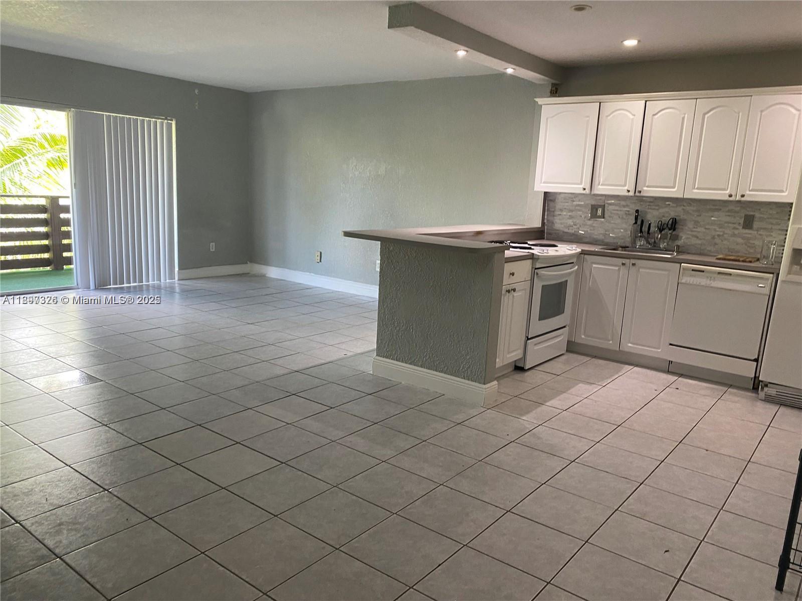 Dadeland Capri Condo