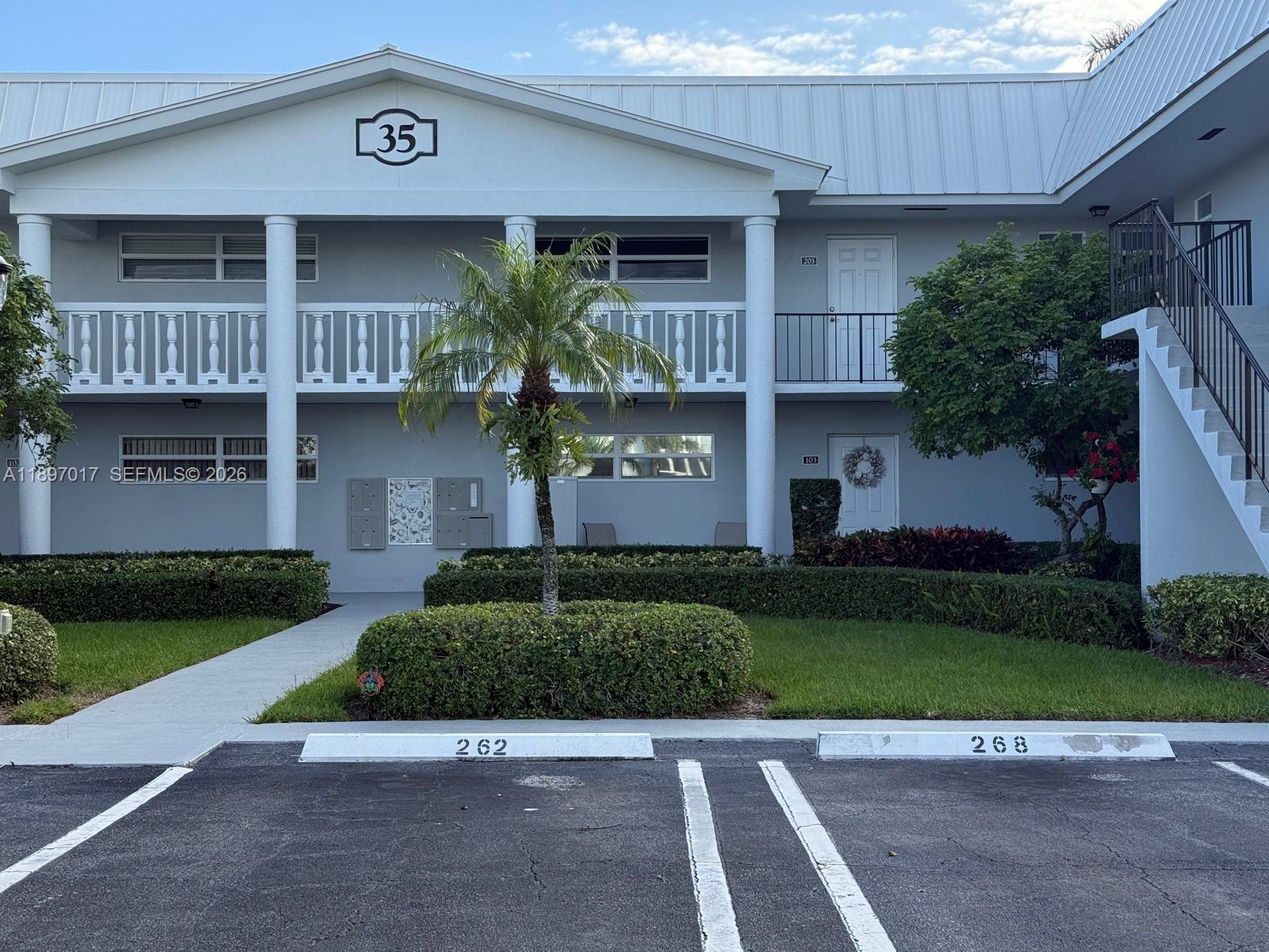 35 Colonial Club Dr Unit 203, Boynton Beach, Florida 33435