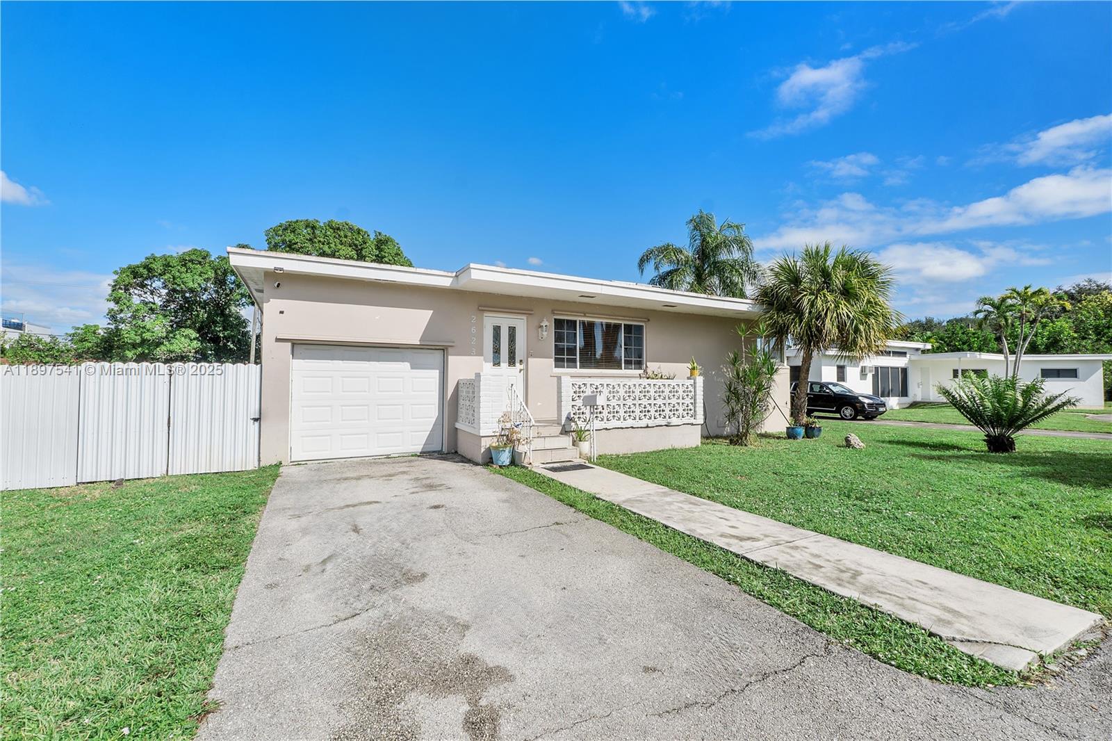 Hollywood Little Ranches