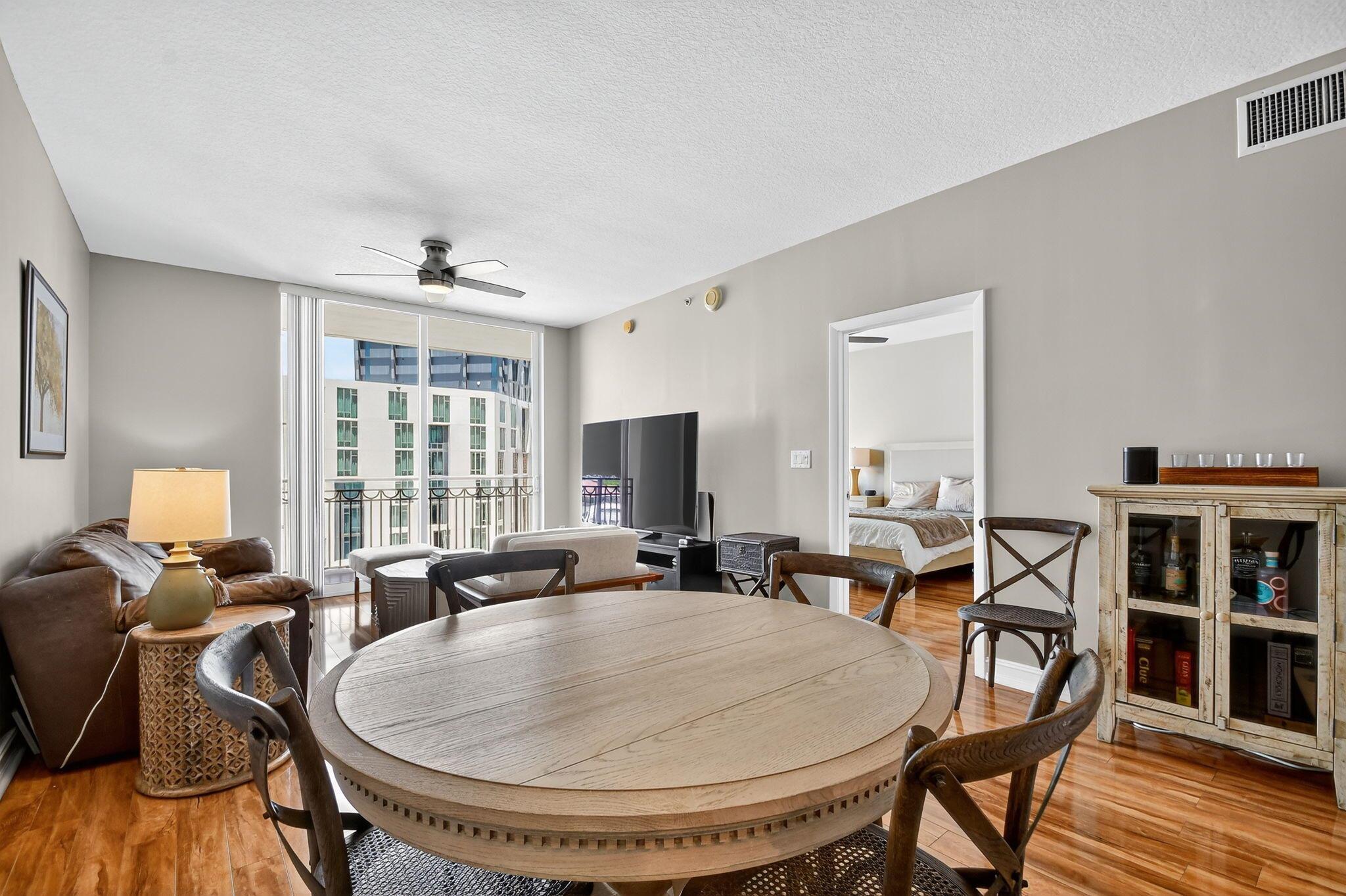 Photo 11 of home located at 550 Okeechobee Boulevard 821, West Palm Beach FL