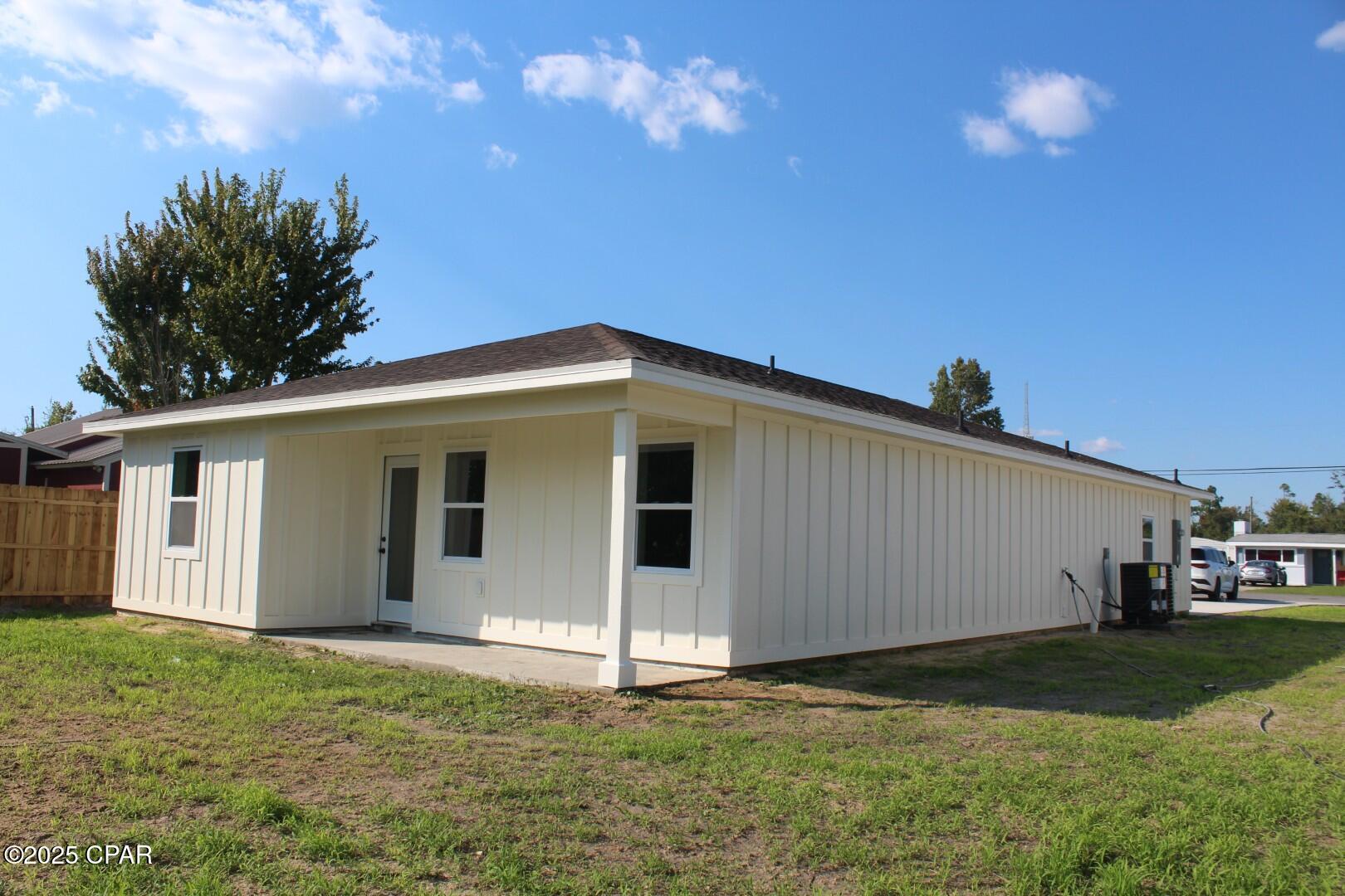 Image 28 For 2402 16th Court