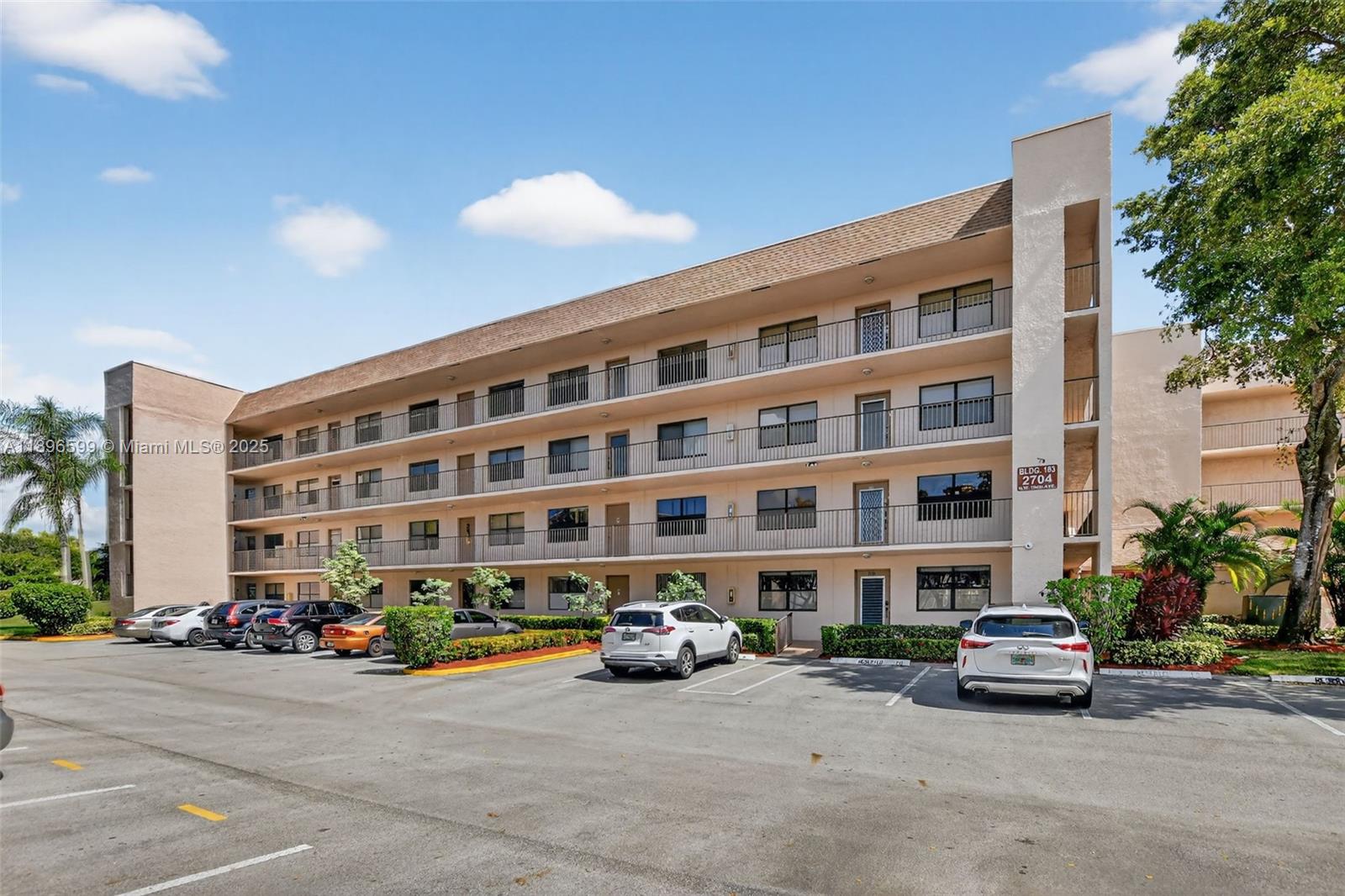 Sunrise Lakes 183 Condo