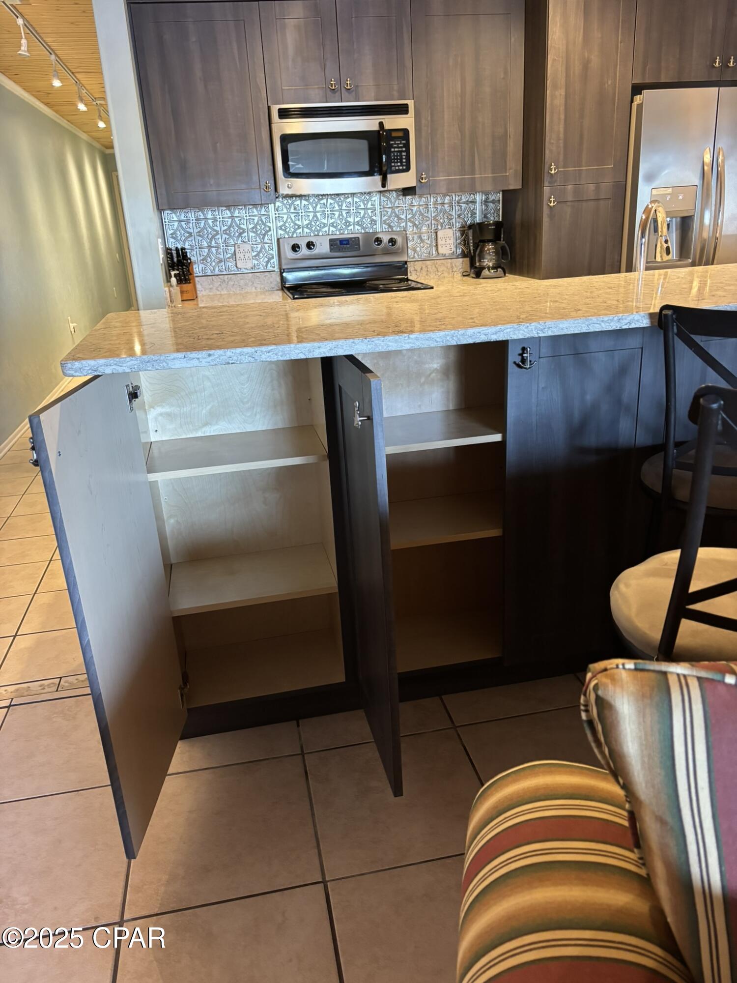 Fbwxyr2amem_capnlvwfzxxxa0vh 2dfct_jg9rjpkm