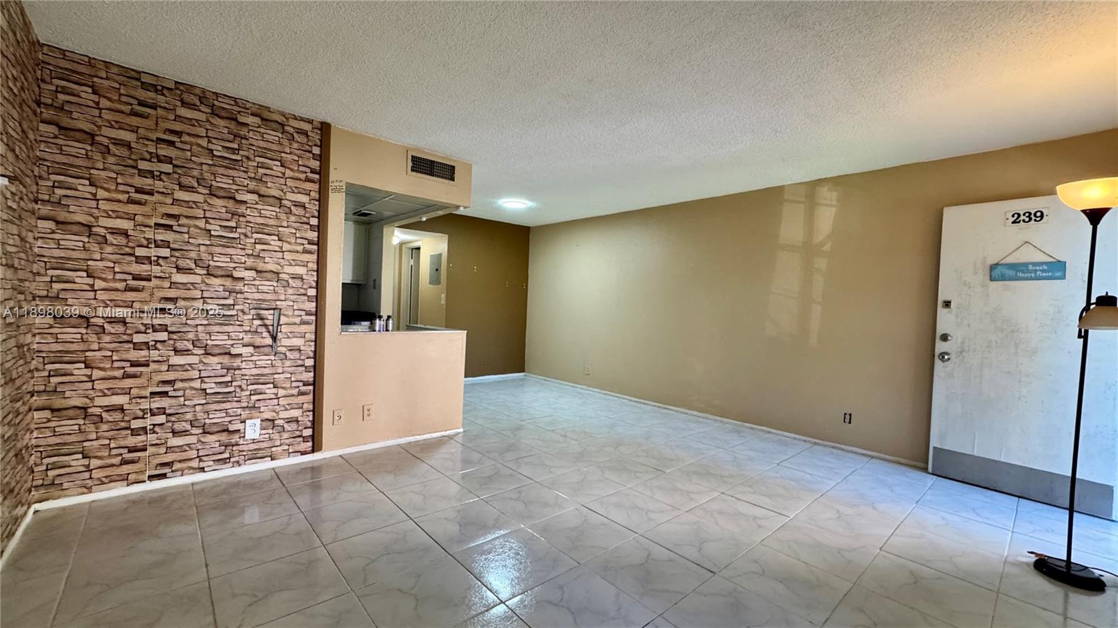 Lauderdale Oaks Condo I