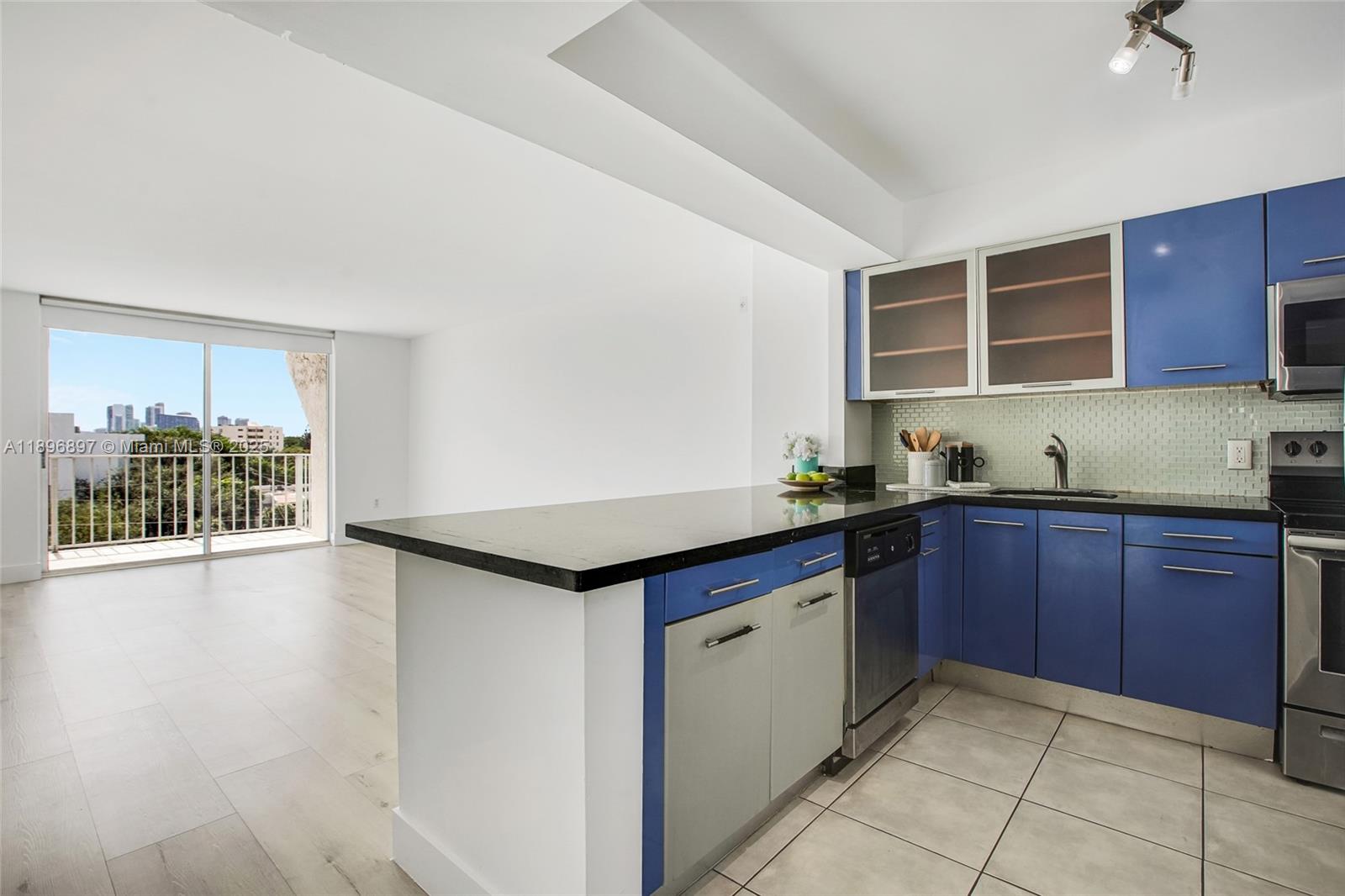 Nirvana Condo No Five Con