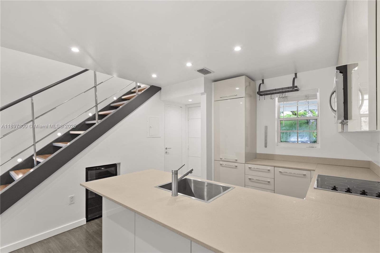 Property photo # 8