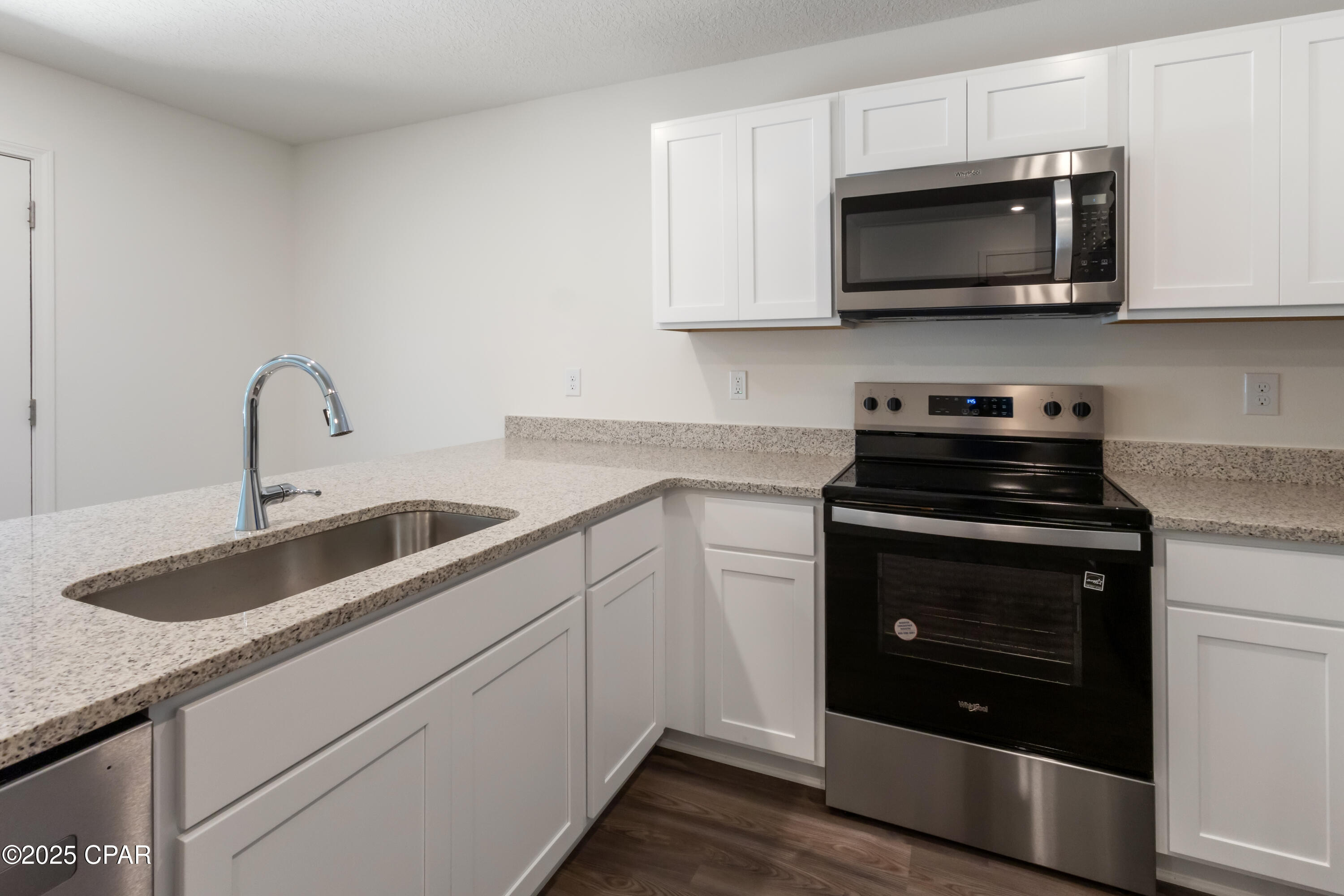 Oe Wfon 1vq8ndtwlcnw1m2btrjelrxn_u_8hmveuuk