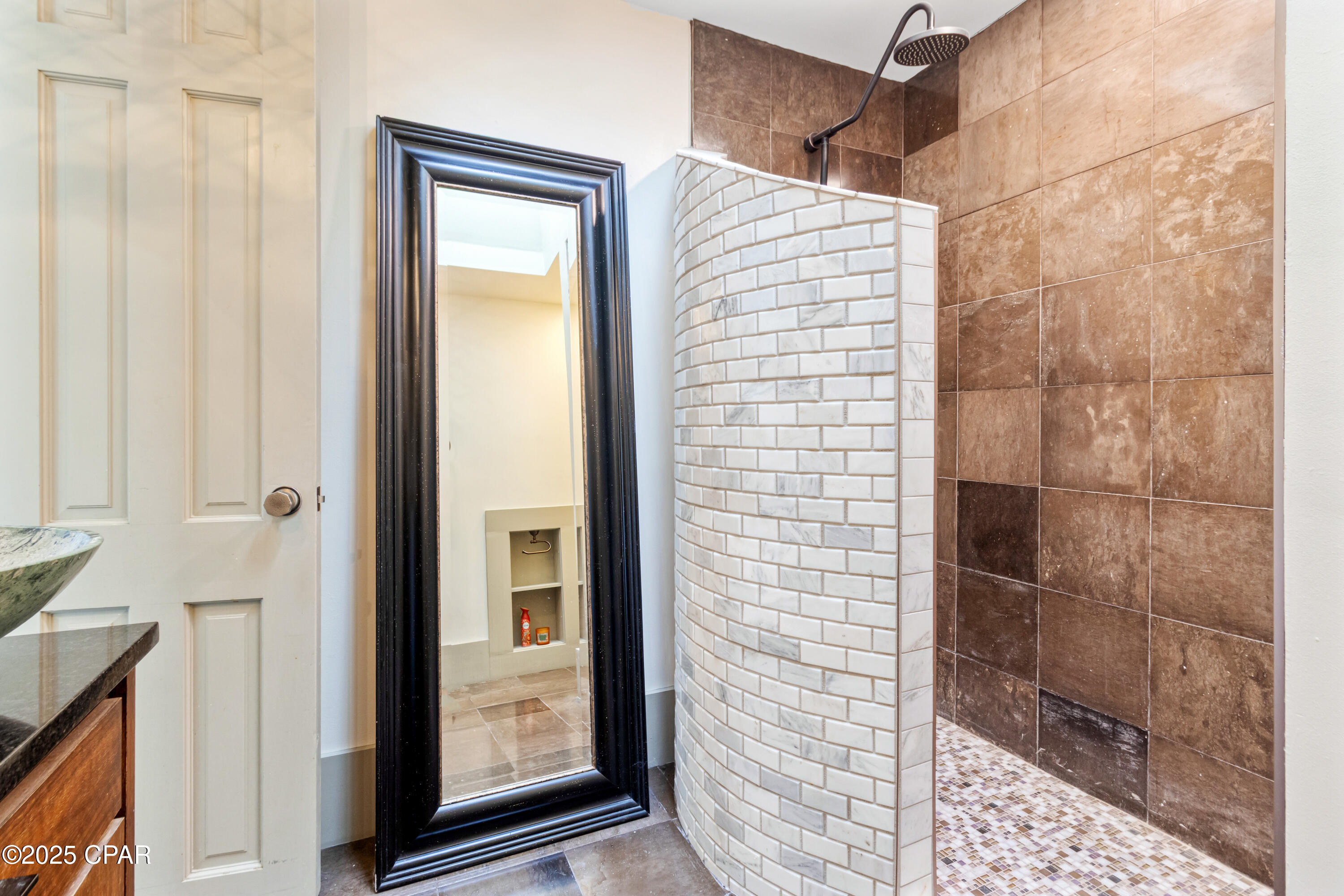 Imvk2iqg2okx2nti_r4bini7rnf4d1tw5lvsyicuwyk