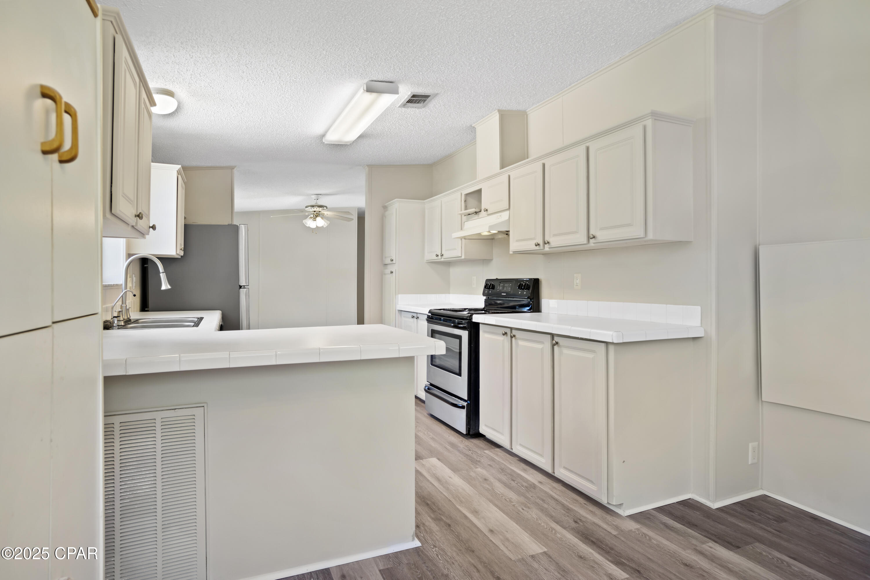 B5tyjl4lzepae2wya4mzpgxyial8qjzwftzr8es8tqi