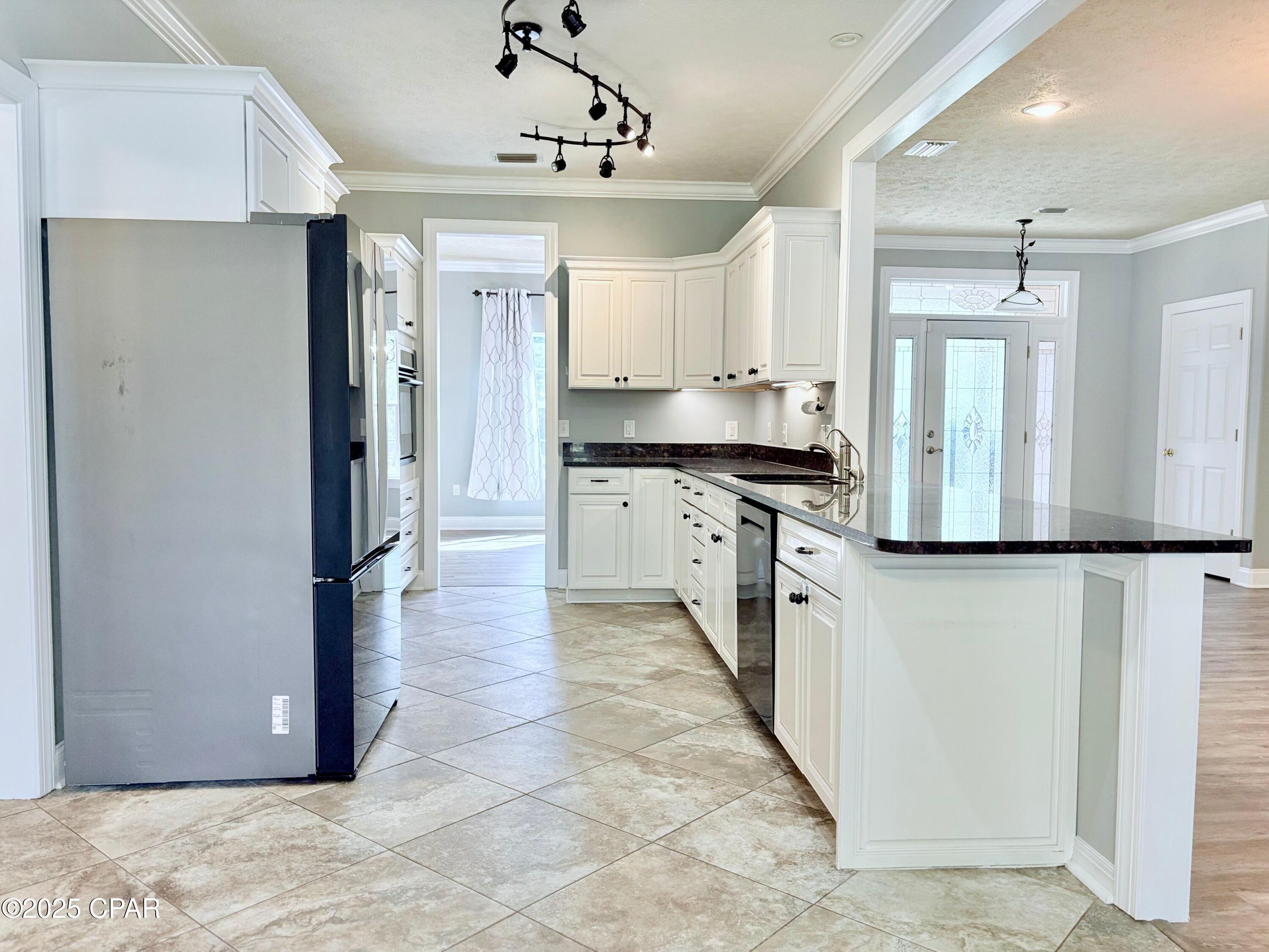 Ky_vgxt50w Mclg6 Rszllrnu3o8s Y5iwaiotmltus