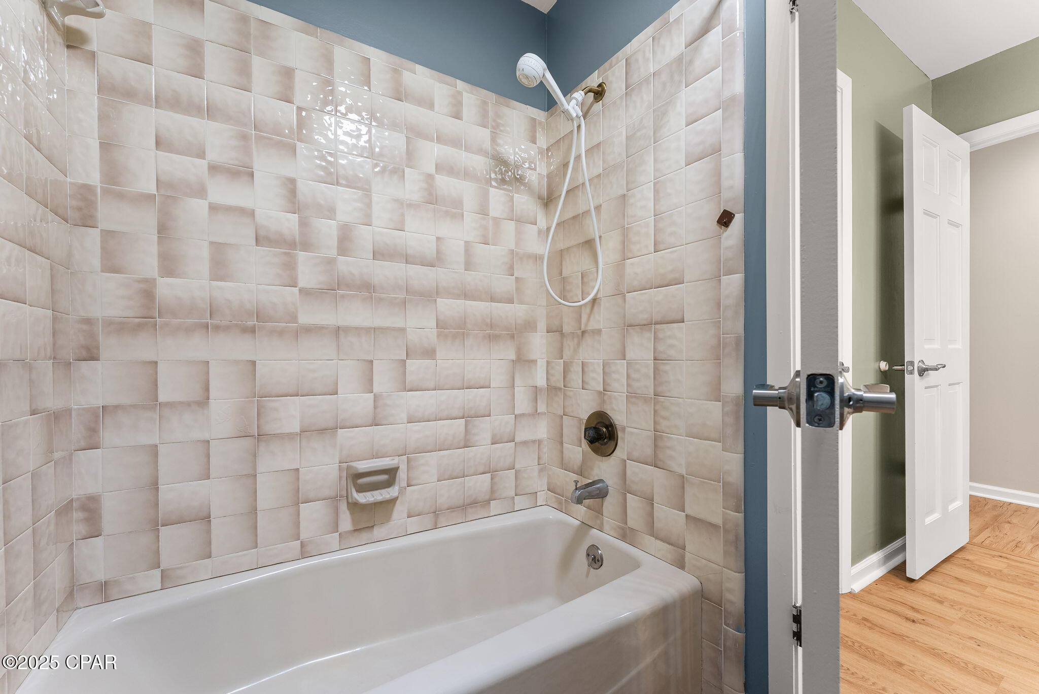 Image 34 For 3040 Kings Road