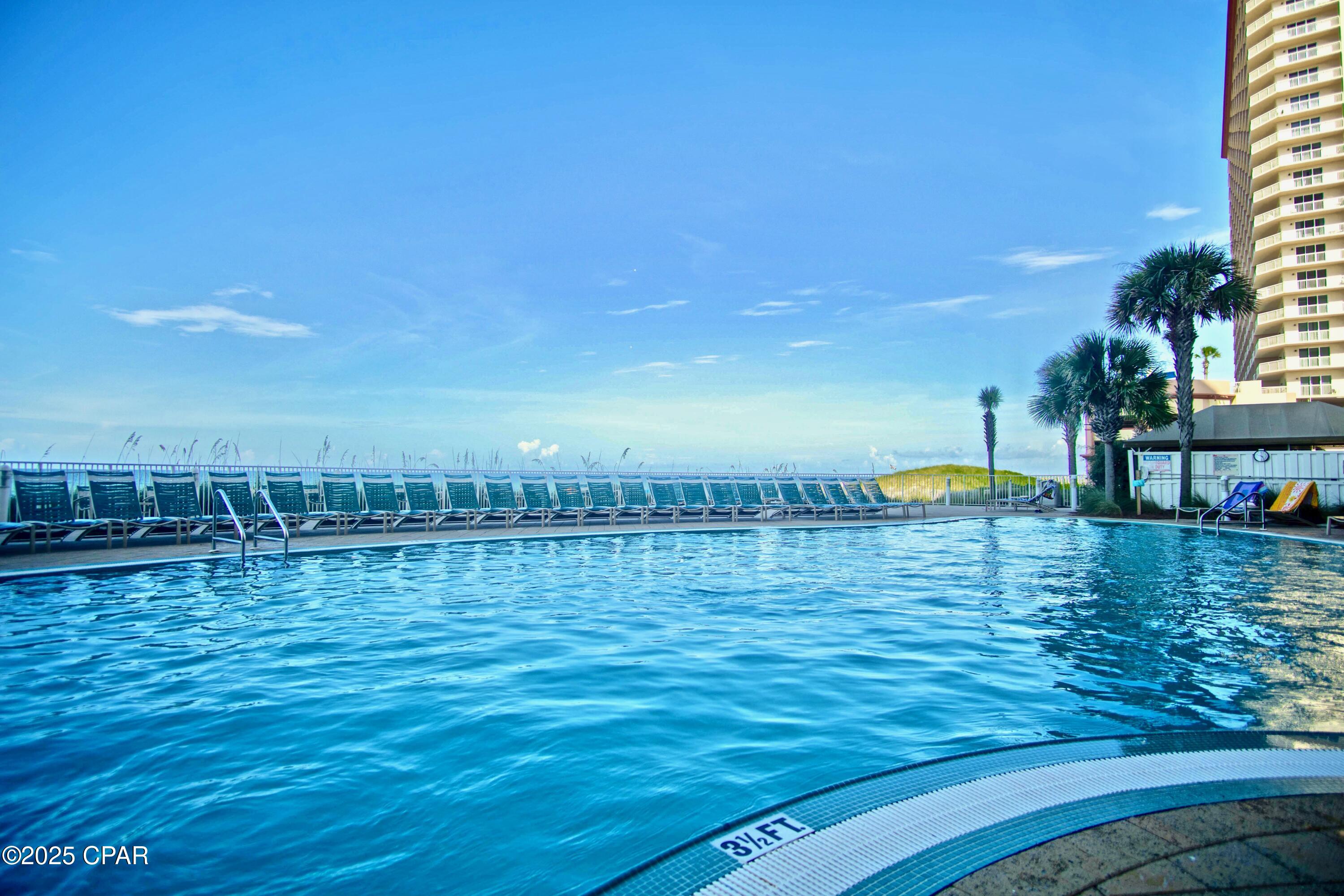  Lp0yg6zftlcr3uwezsj Upstrwwv8vpbtf2cxbv_vq