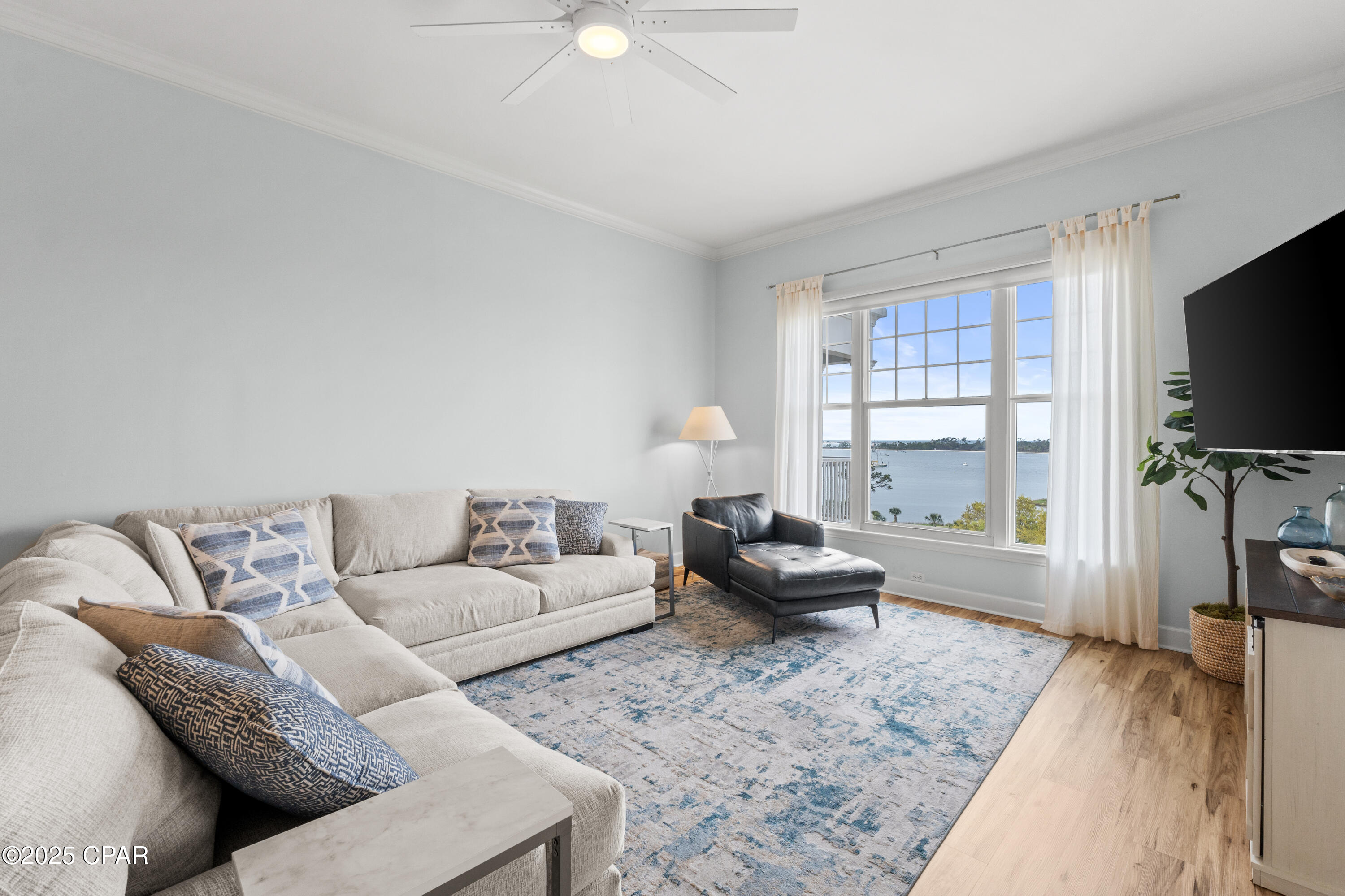 Tq Lydiyerezj8hpyueunjmc46yzi85hvsavnljhk0c