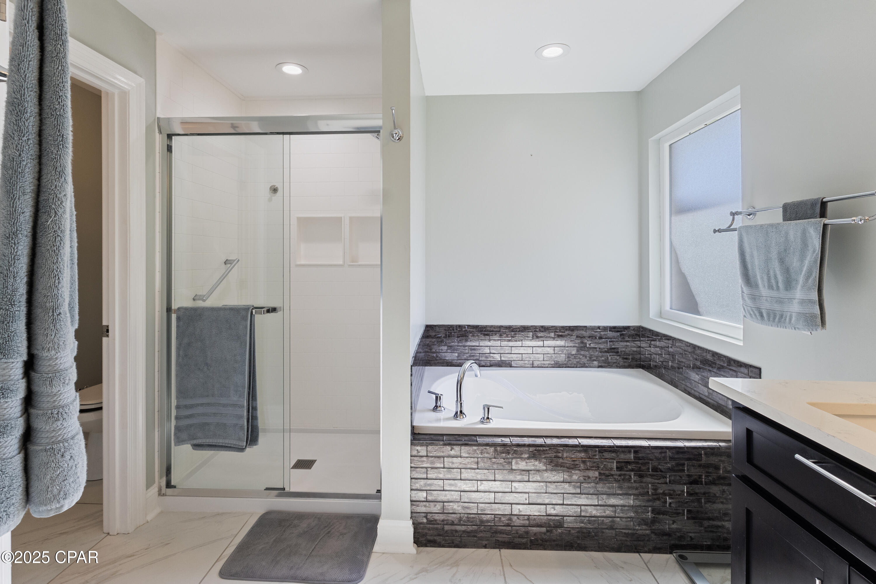 Ml7cguzwqq0oowomowltxtykxqtxoy73mbxjthmz Ky