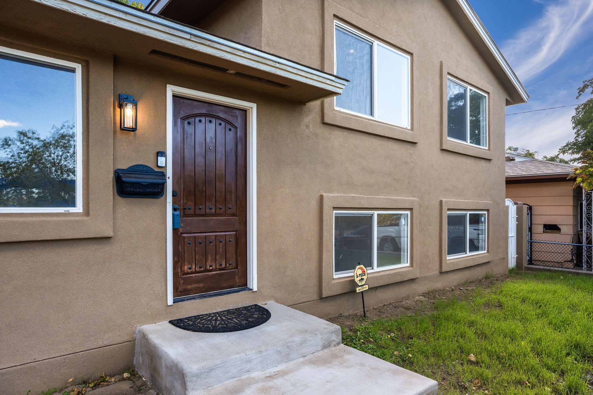 10708 LEXINGTON AVENUE NE, ALBUQUERQUE, NM 87112  Photo 2