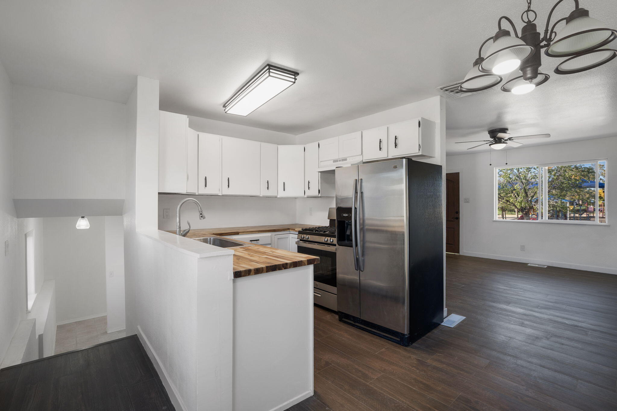 10708 LEXINGTON AVENUE NE, ALBUQUERQUE, NM 87112  Photo 8