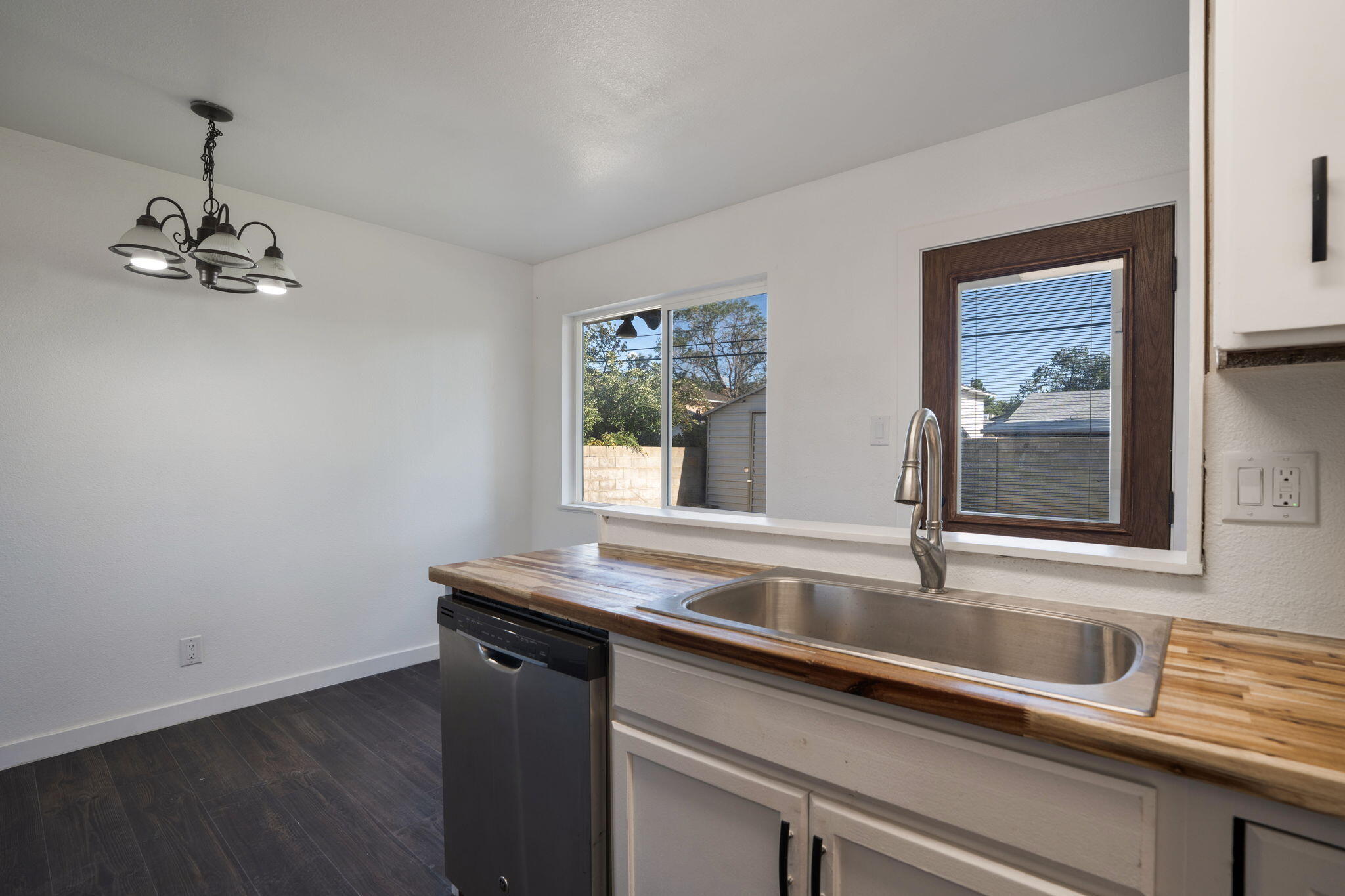 10708 LEXINGTON AVENUE NE, ALBUQUERQUE, NM 87112  Photo 9
