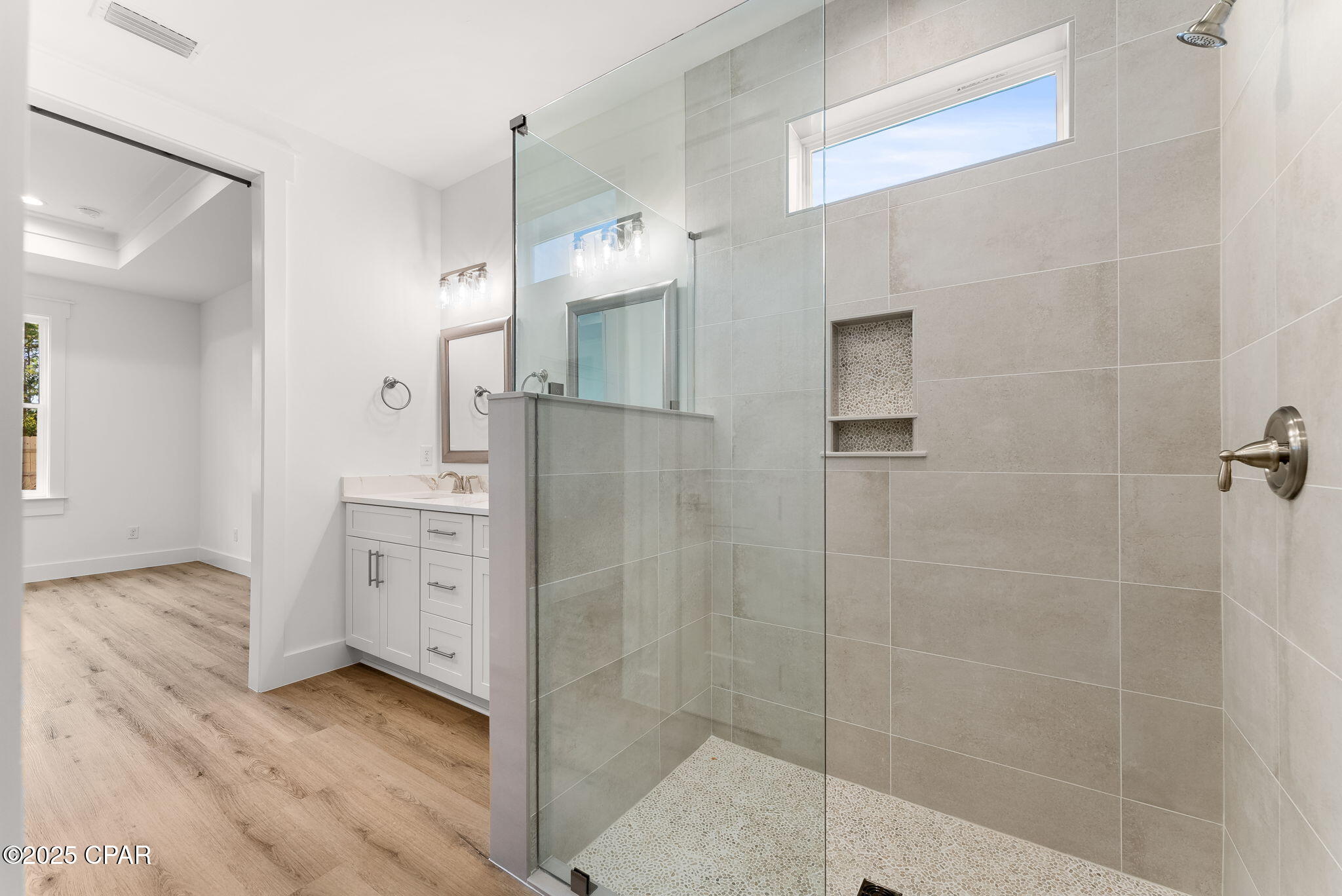 G Jatxasqsjh7etf4v7uffntyuiq4fwftr3qkqzufzq