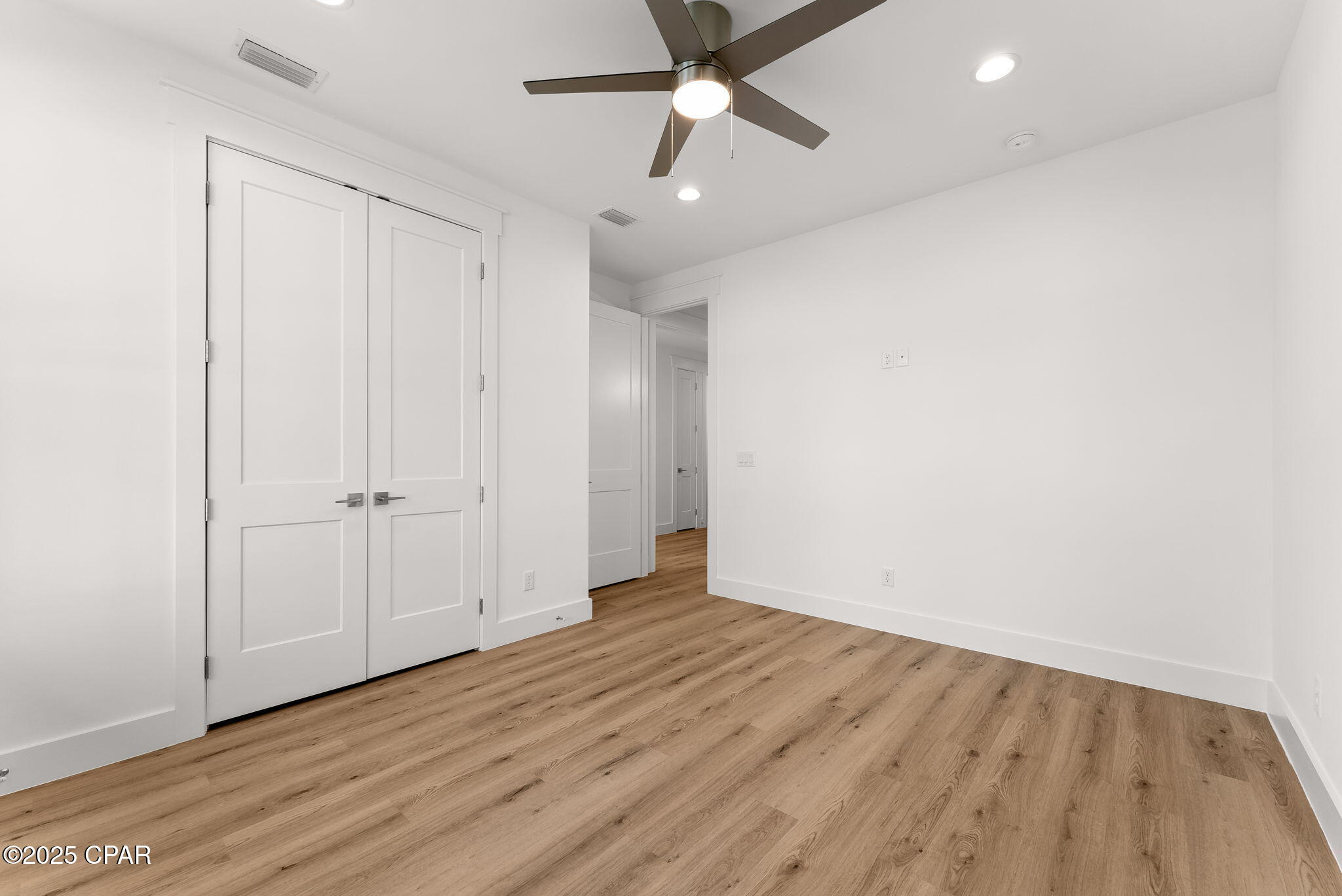 Nbp Xv Wccdwbysqlg_24bqsqglhyxlpmhdut8txdwg