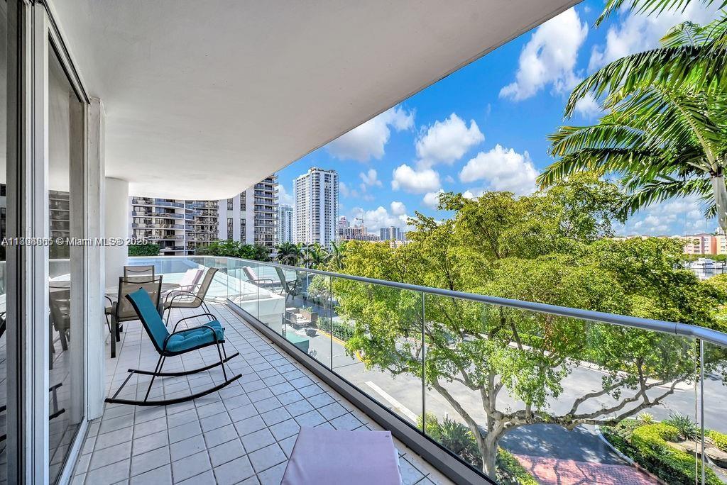 19707 Turnberry Way Unit 5 D, Aventura, Florida 33180